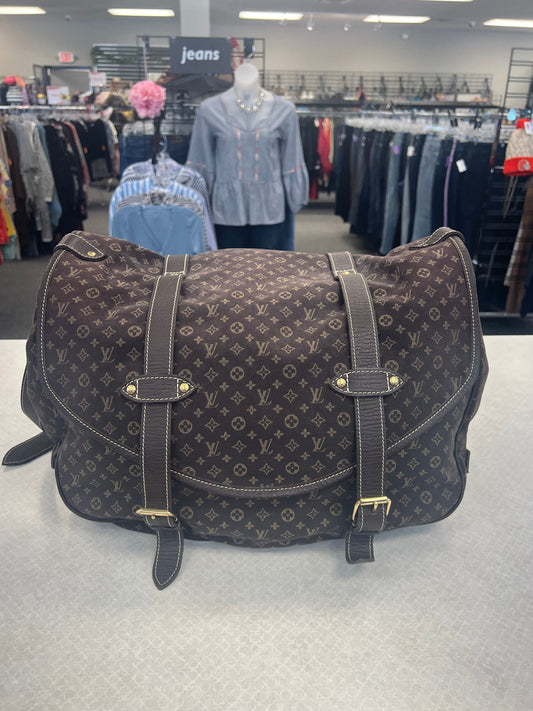HandBag Luxury Designer By Louis Vuitton Size: Large