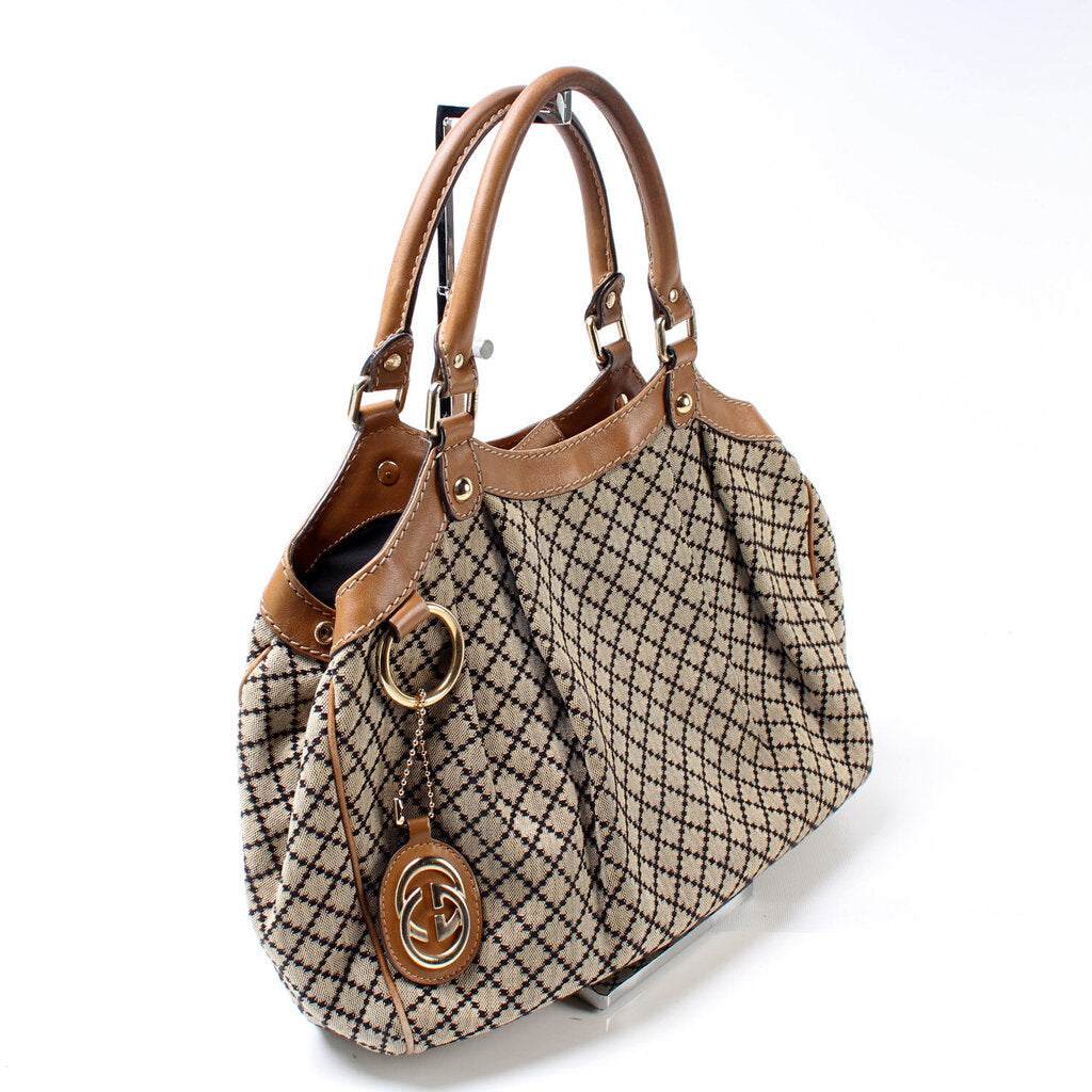 Gucci 211944 Sukey GG Canvas Medium Bag