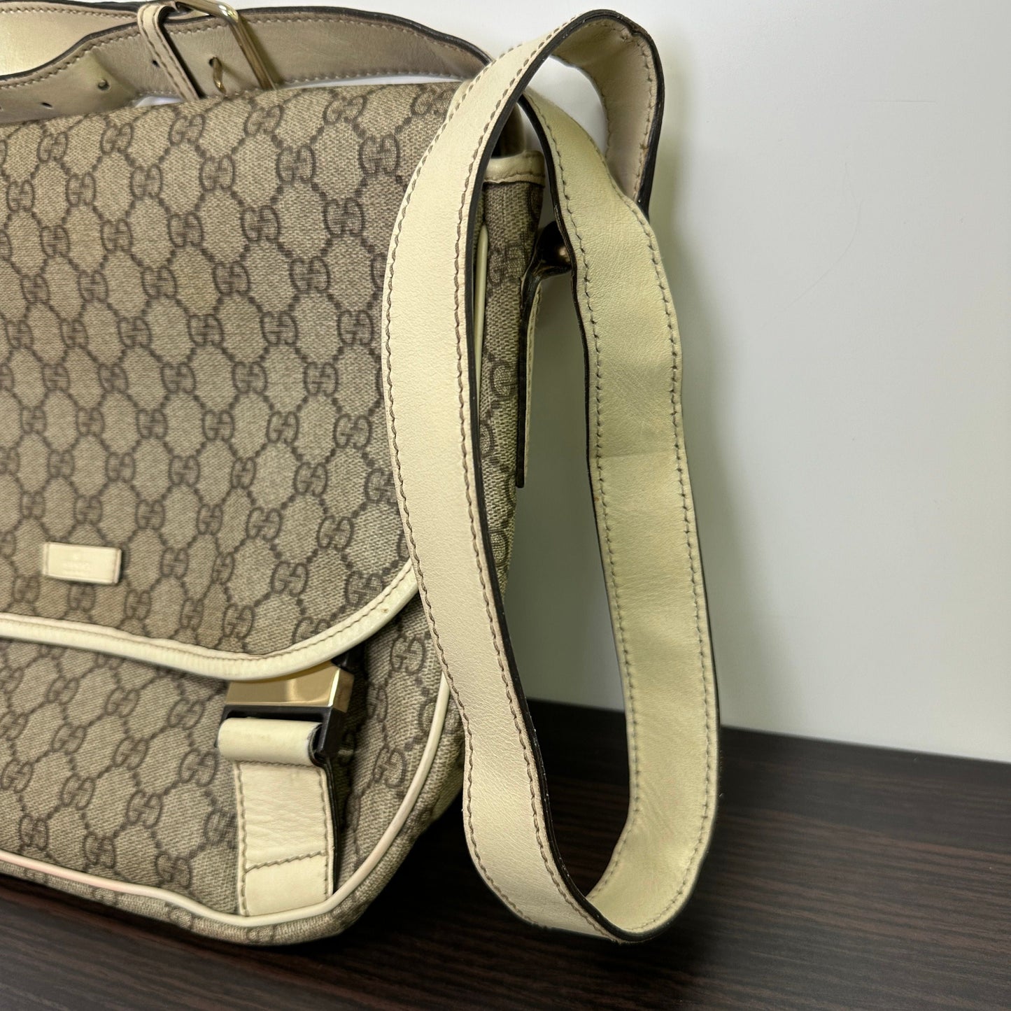 Snaffle bit vinyl crossbody bag Gucci Grey in Vinyl LB122819