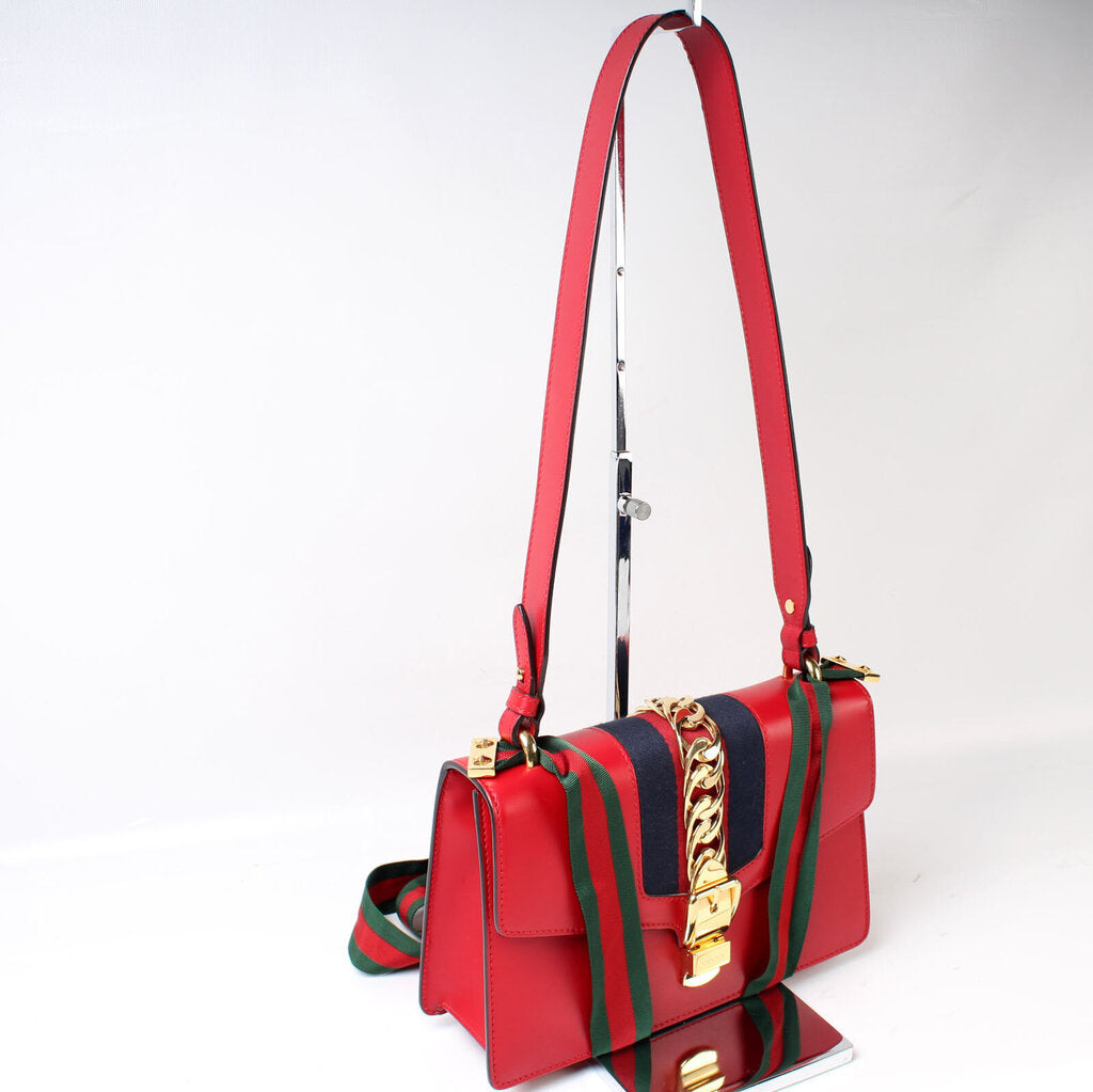 Gucci 421882 Sylvie Shoulder Small Bag