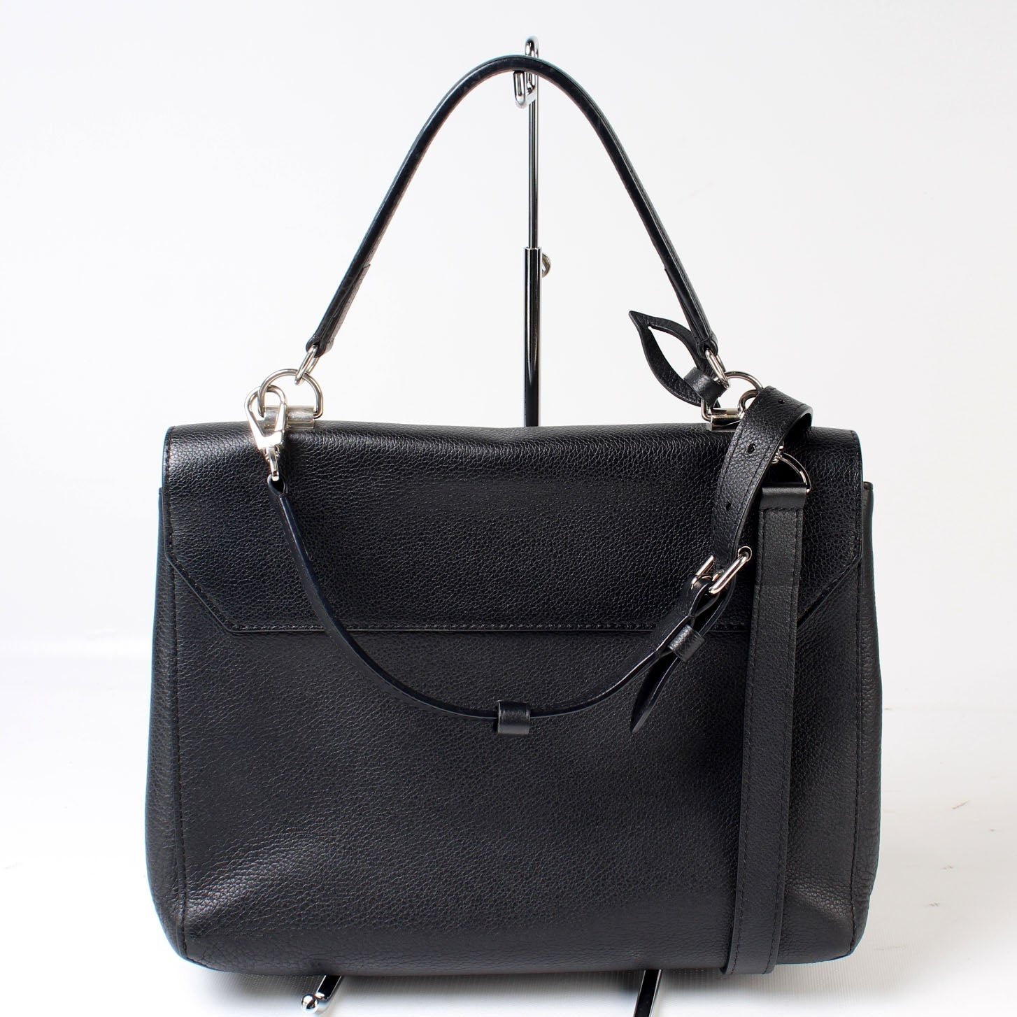  Louis Vuitton Lockme II Calfskin