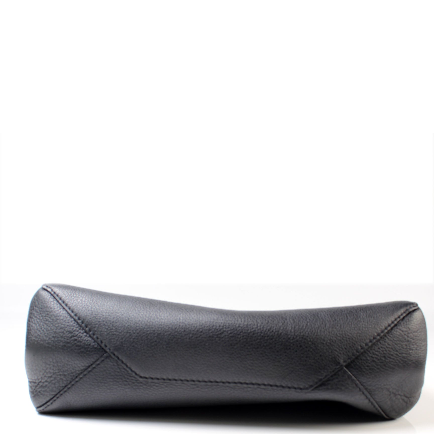  Louis Vuitton Lockme II Calfskin