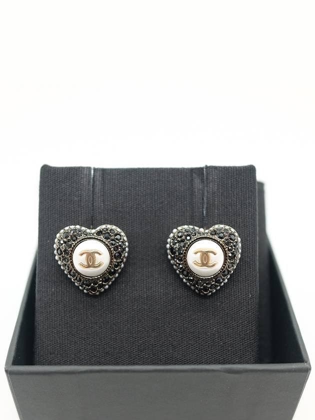 Chanel Handbag - Lynora Bags