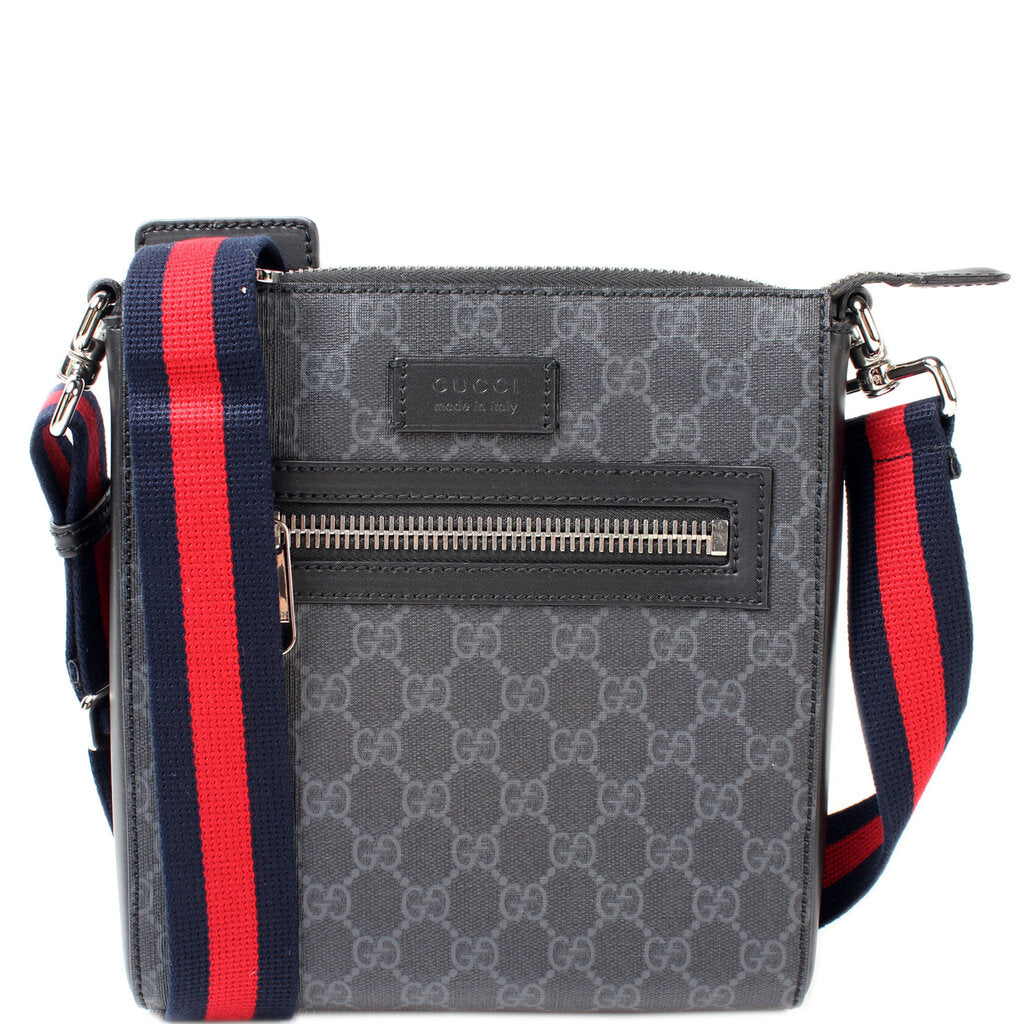 Gucci 523599 GG Supreme Messenger Bag