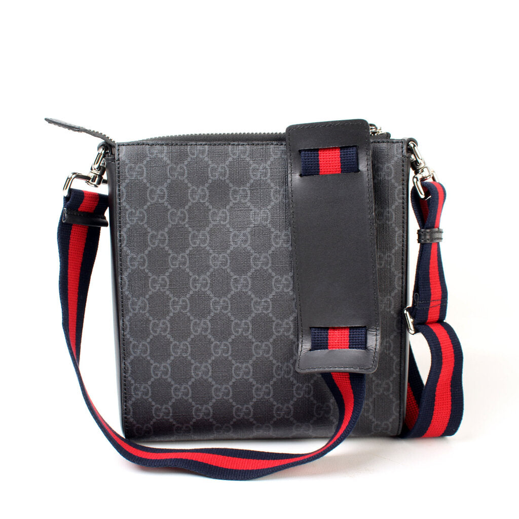 Gucci 523599 GG Supreme Messenger Bag