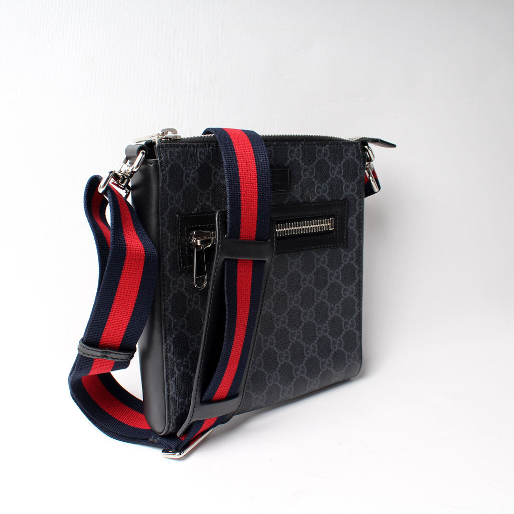 Gucci 523599 Supreme Messenger Bag