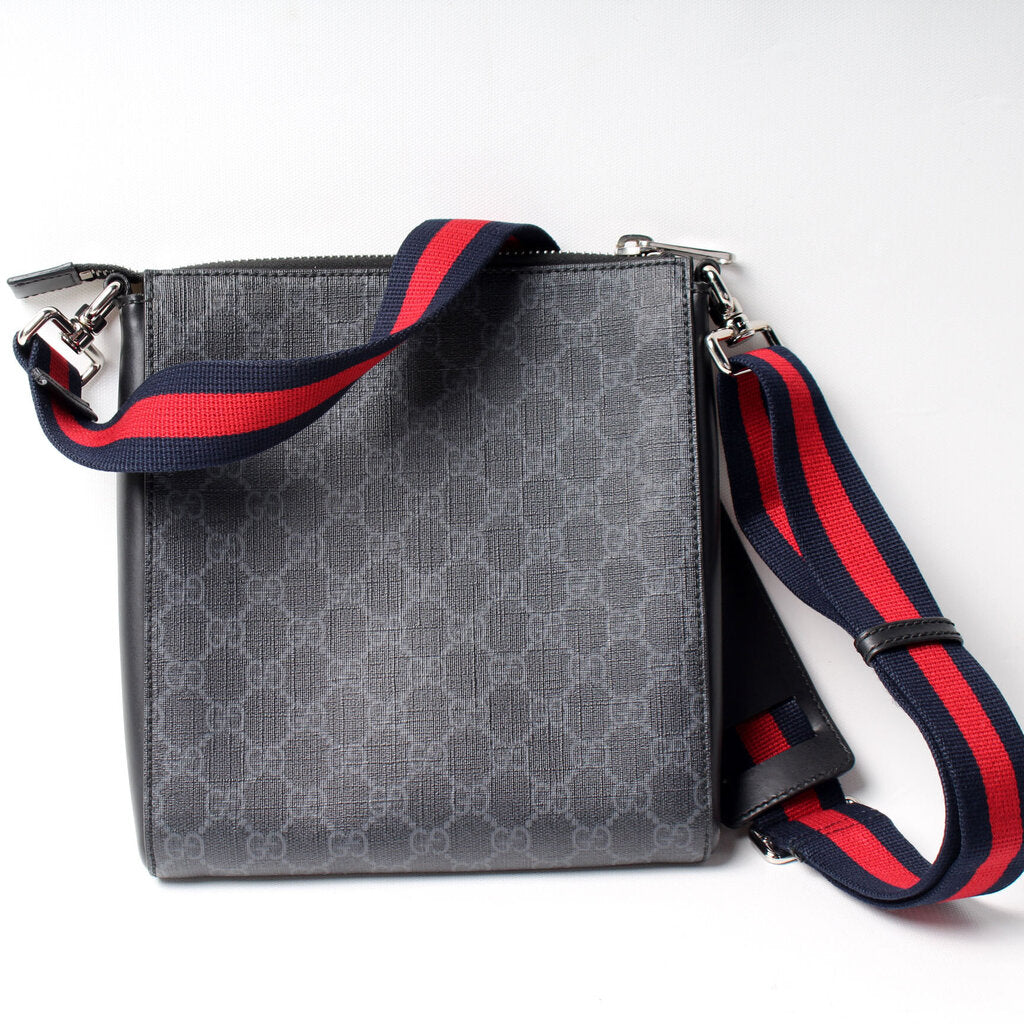 Gucci 523599 Supreme Messenger Bag