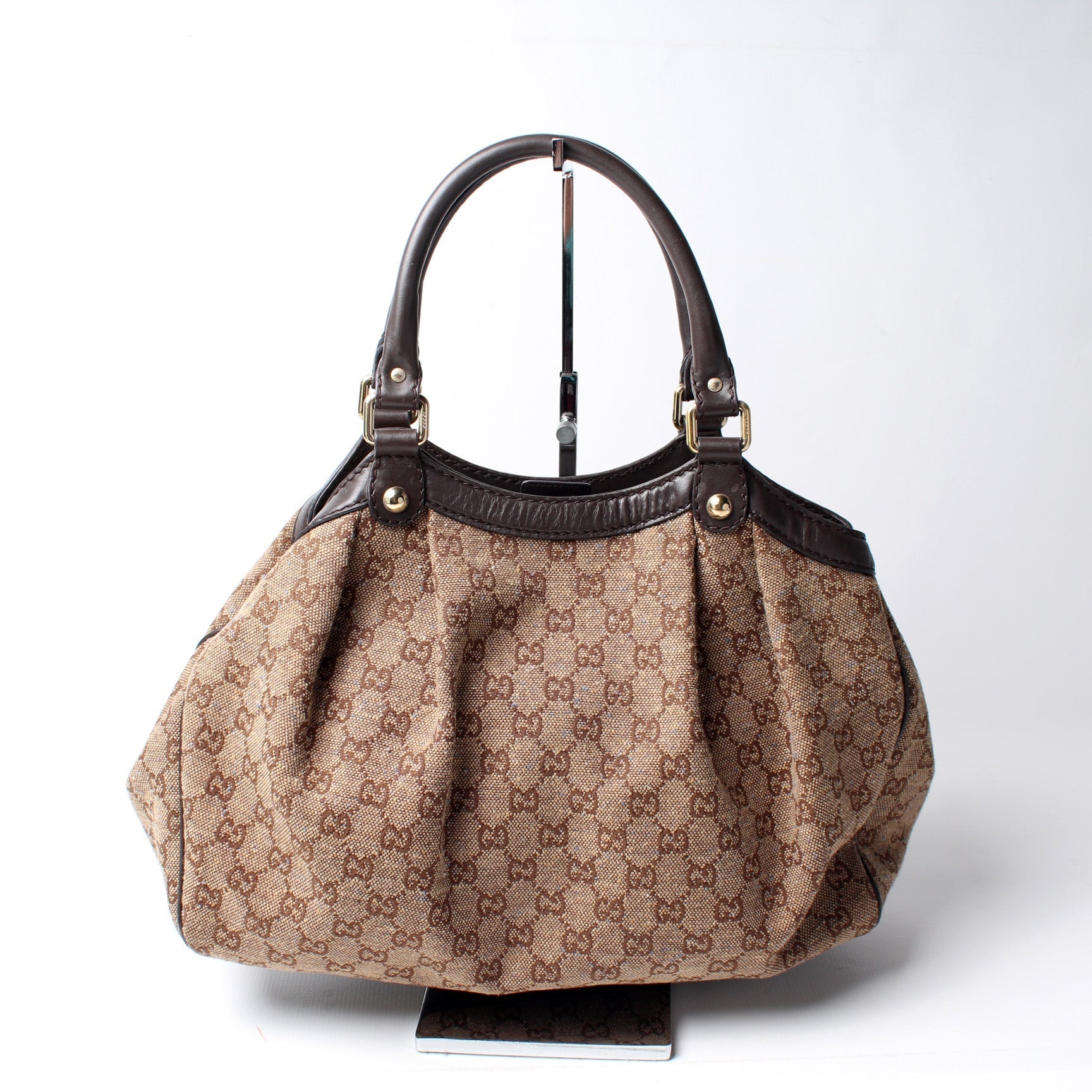 Gucci 211944 Sukey GG Canvas Medium Bag