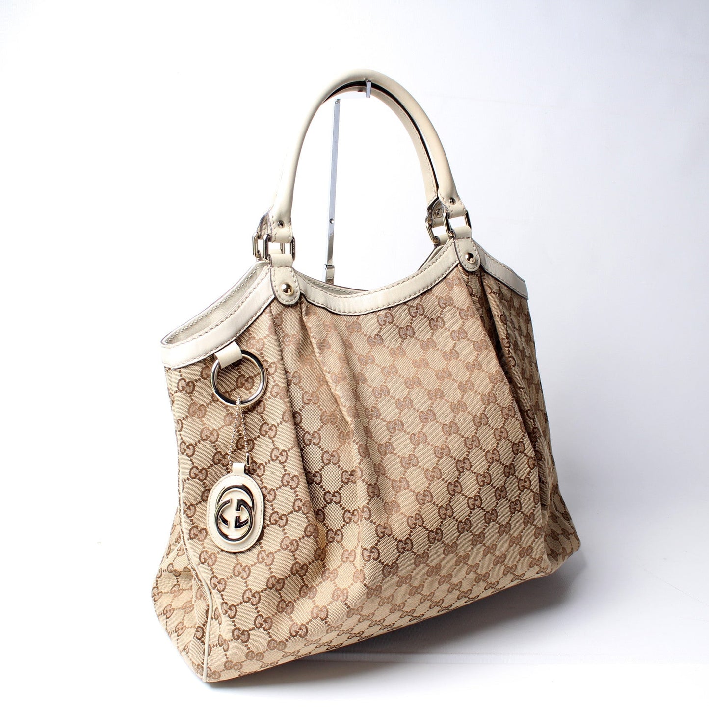 Gucci 211943 Sukey GG Canvas Large Bag