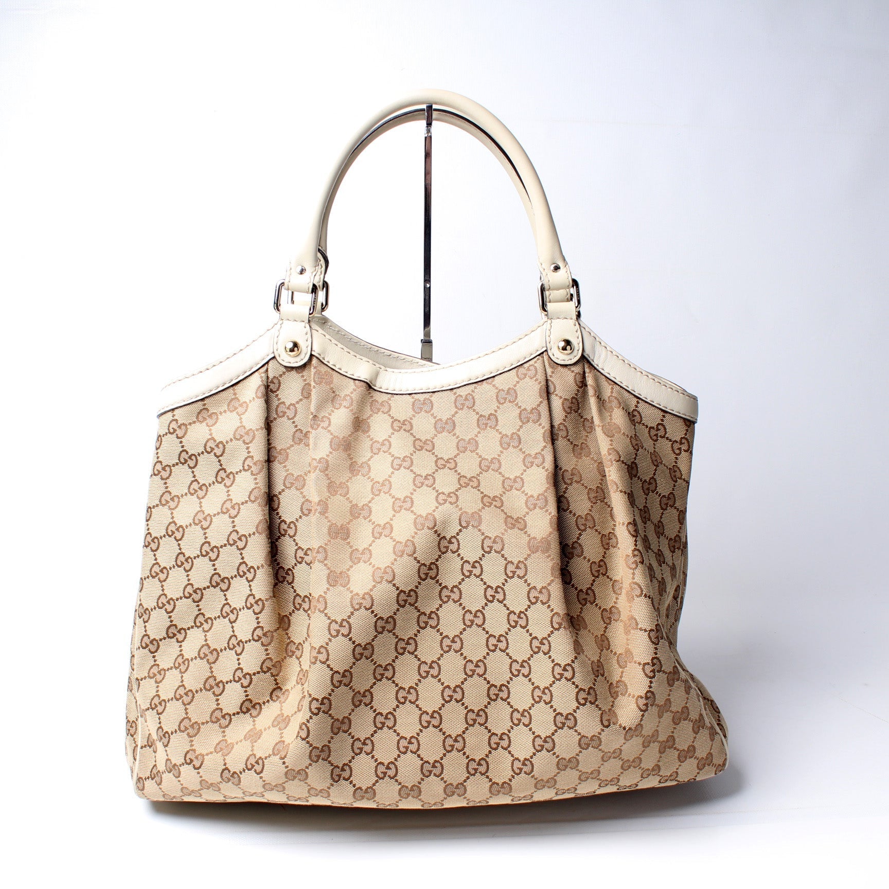 Gucci 211943 Sukey GG Canvas Large Bag