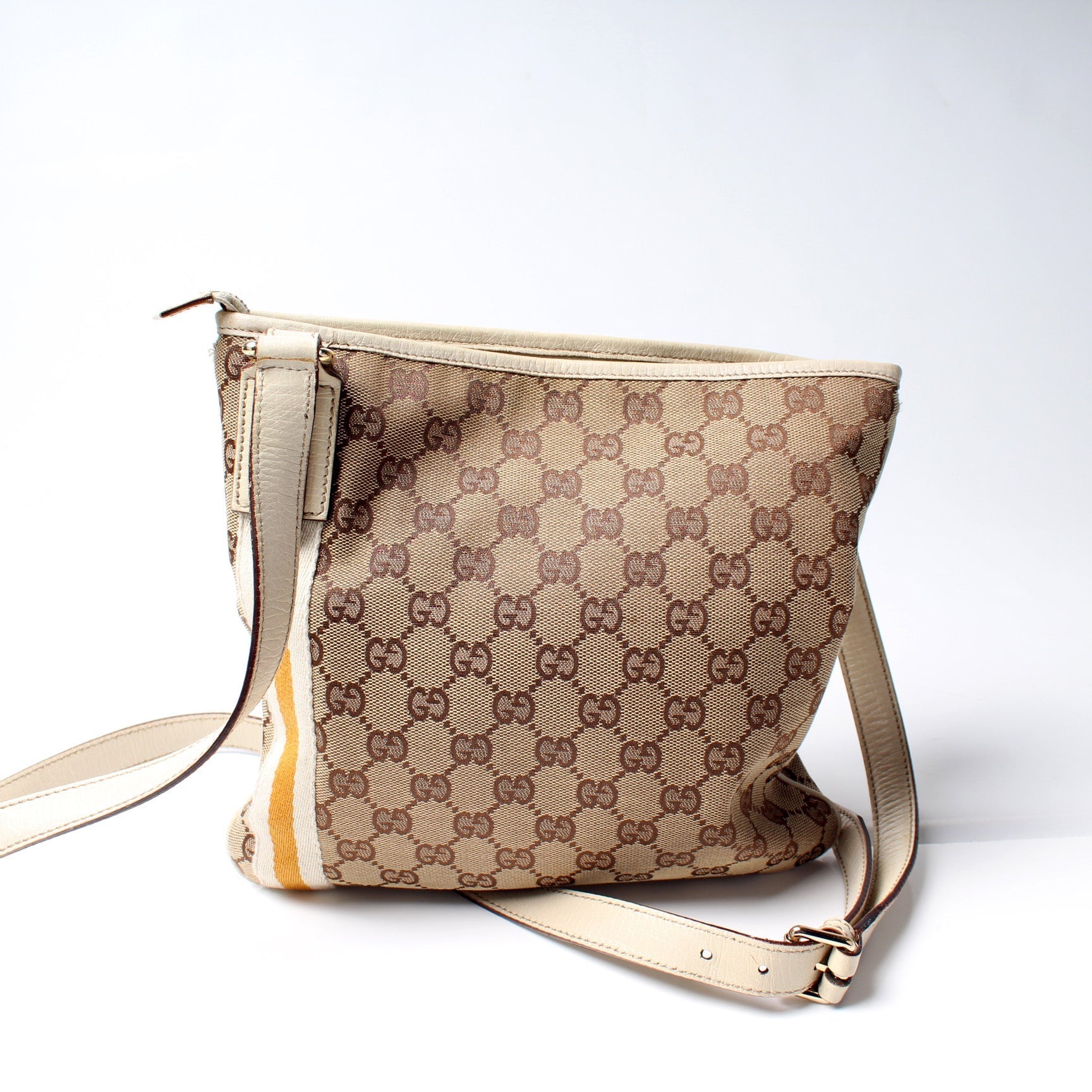 Gucci 114338 GG Canvas Sherry Messenger Bag