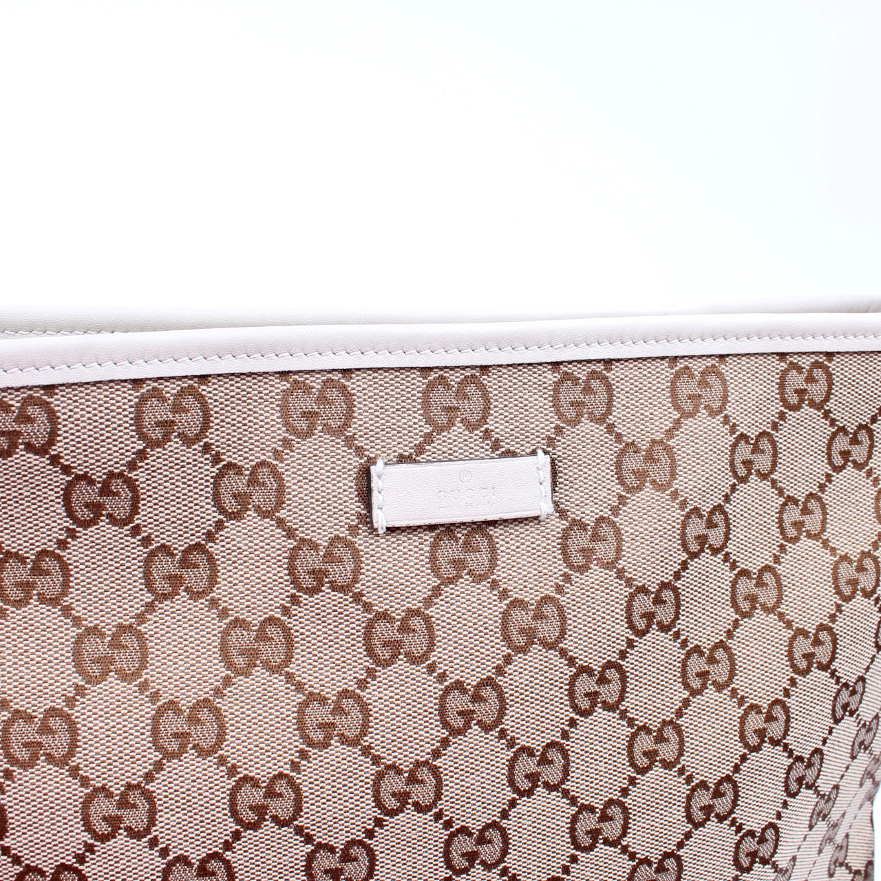 Gucci 388924 GG Canvas Crossbody Bag