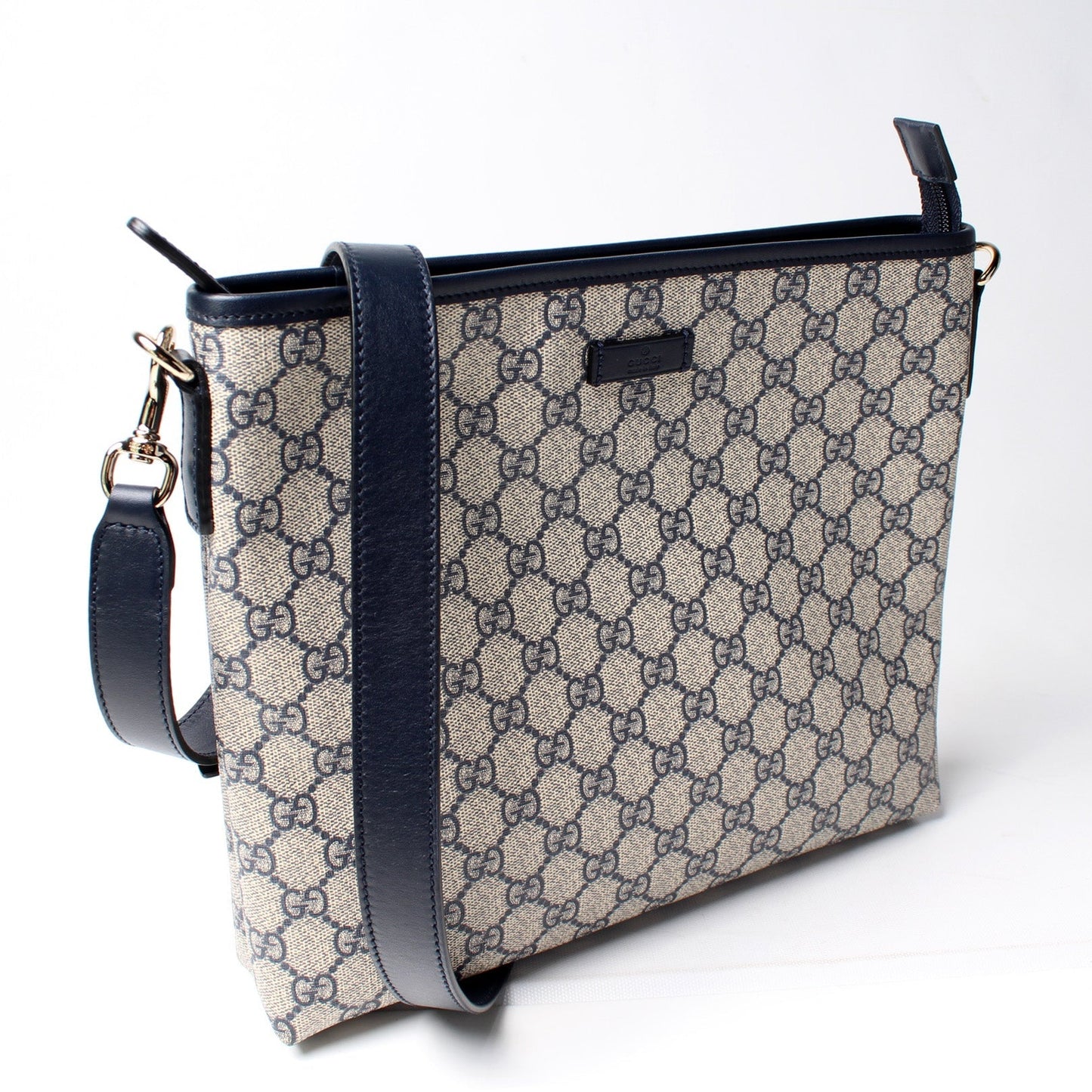 Gucci 388924 GG Supreme Crossbody Bag