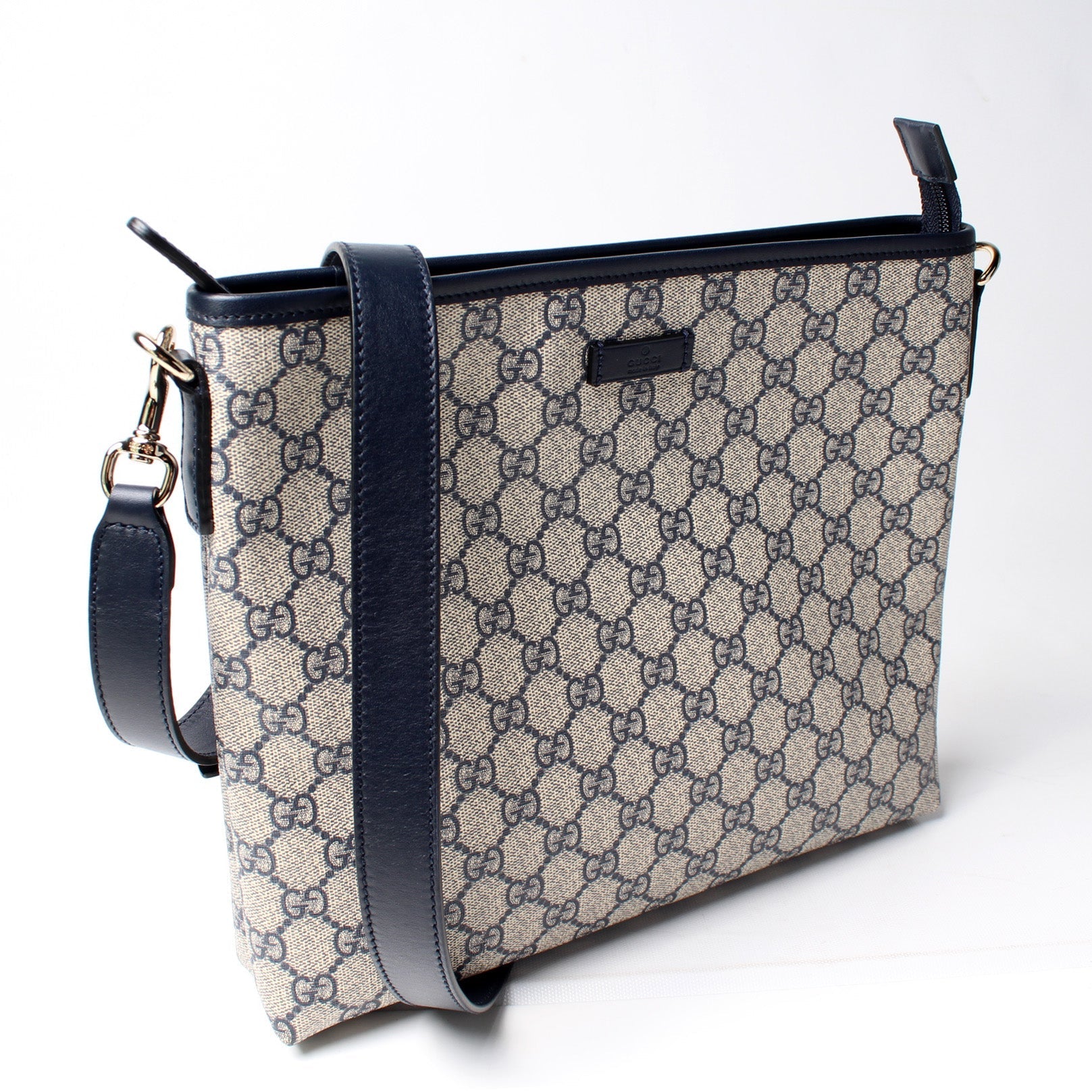 Gucci 388924 GG Supreme Crossbody Bag