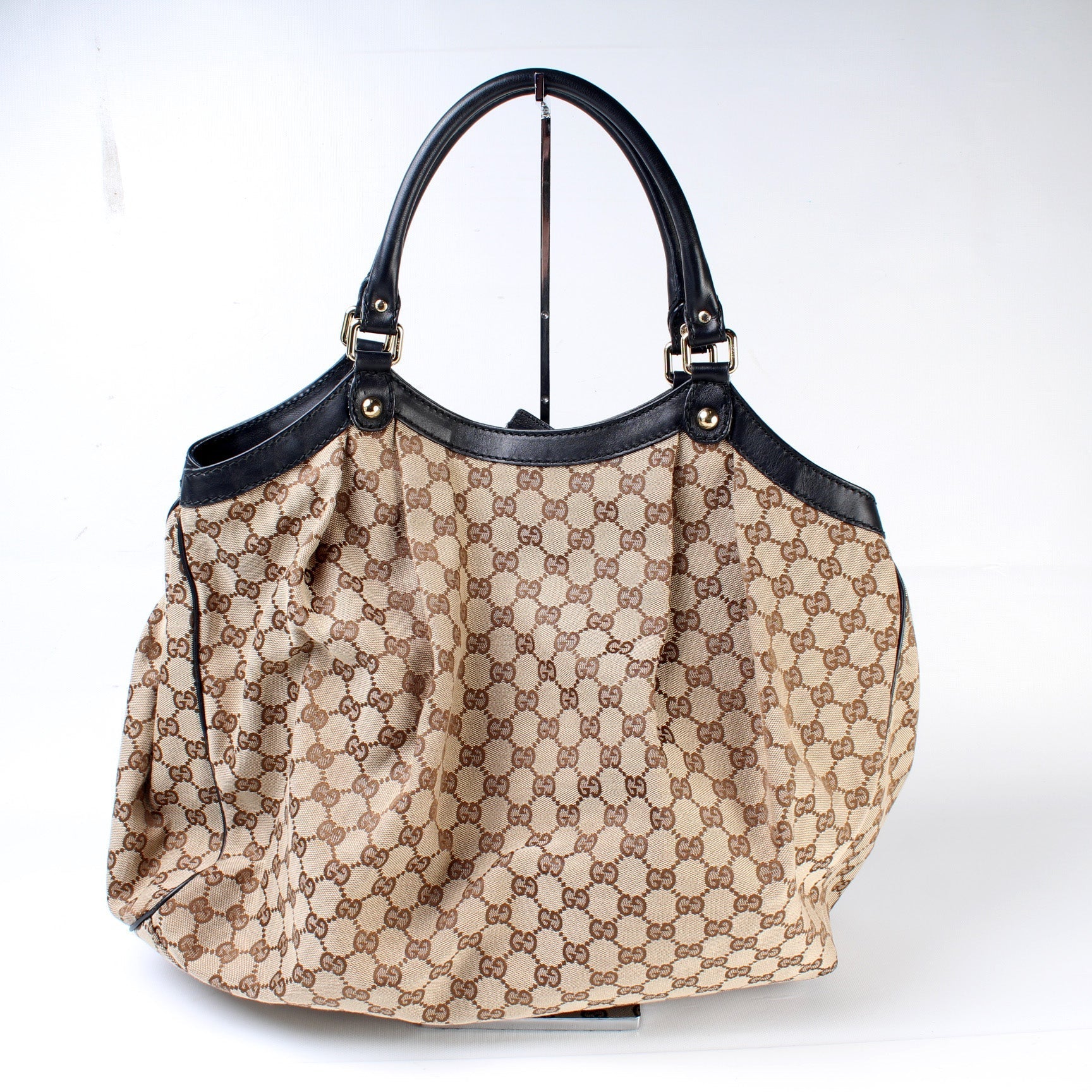 Gucci 211943 Sukey GG Canvas Large Bag