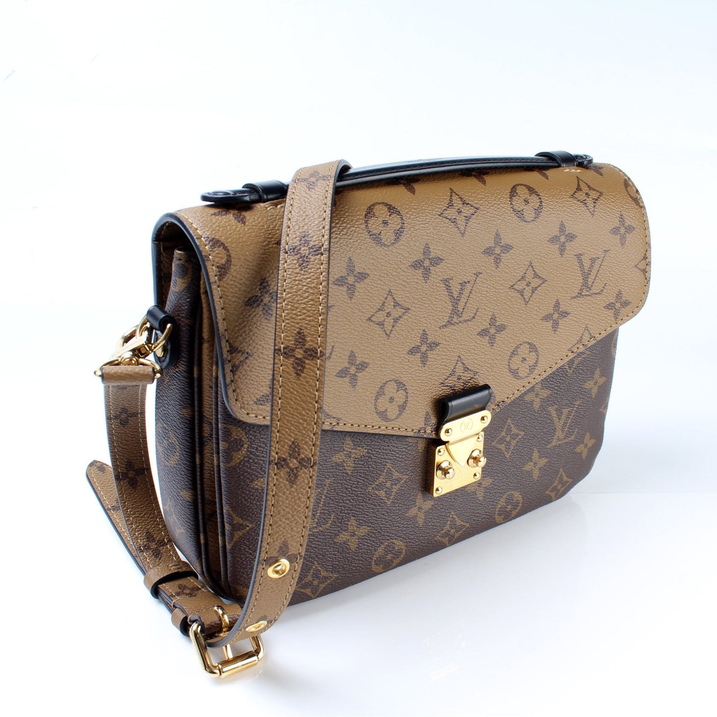 Louis Vuitton Pochette Metis Monogram Reverse