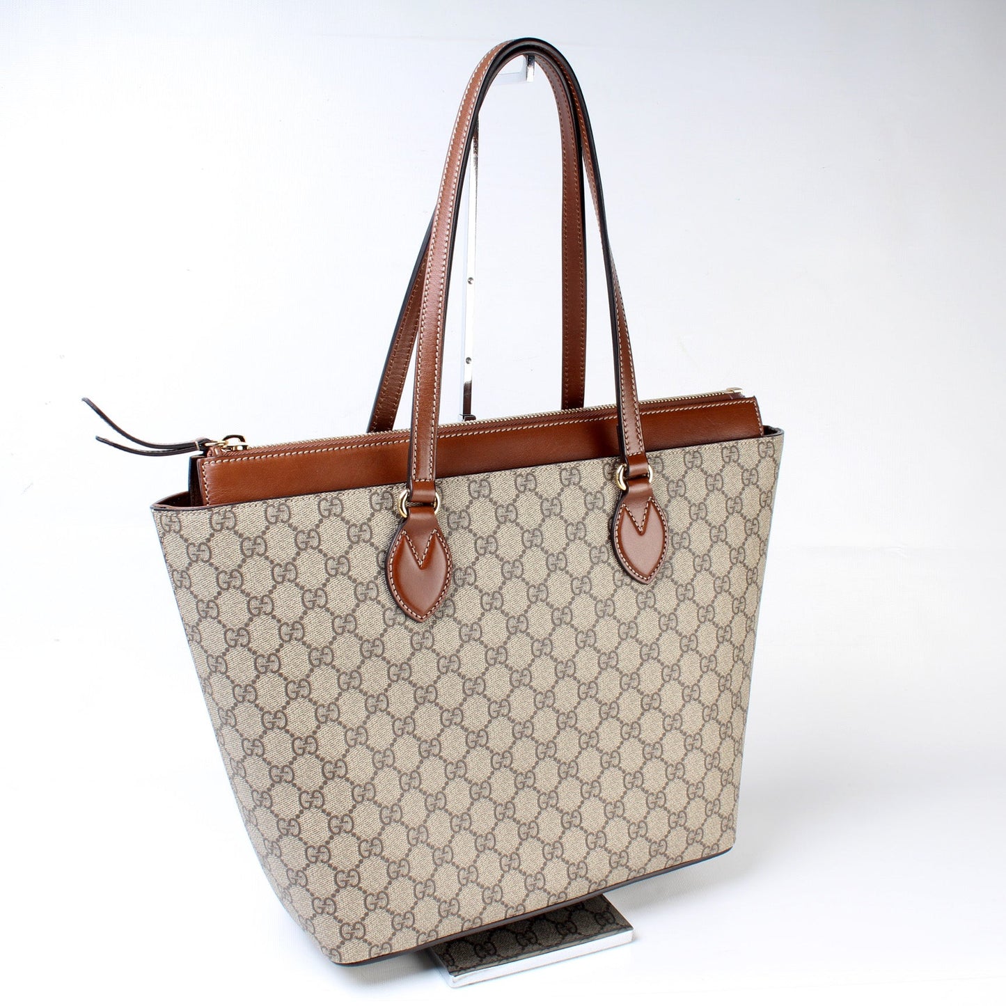 Gucci 415721 GG Supreme Tote Bag