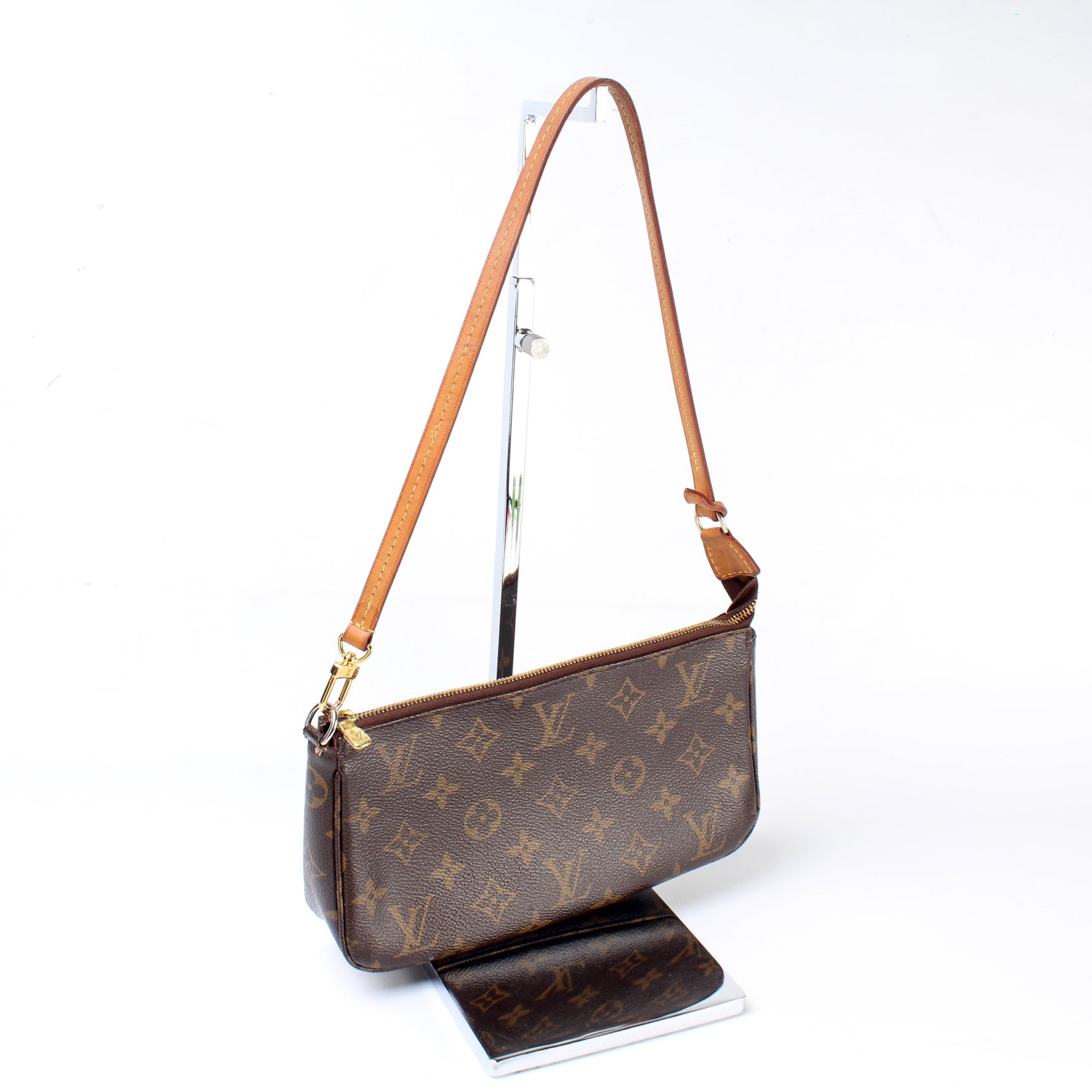 Louis Vuitton POCHETTE ACCESS NM MONO (A-)
