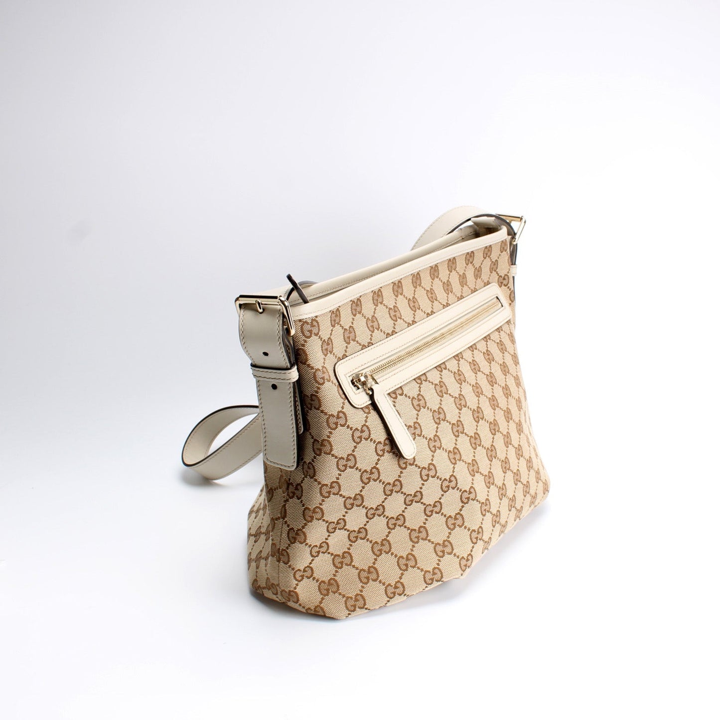 Gucci 388930 GG Canvas Shoulder Bag