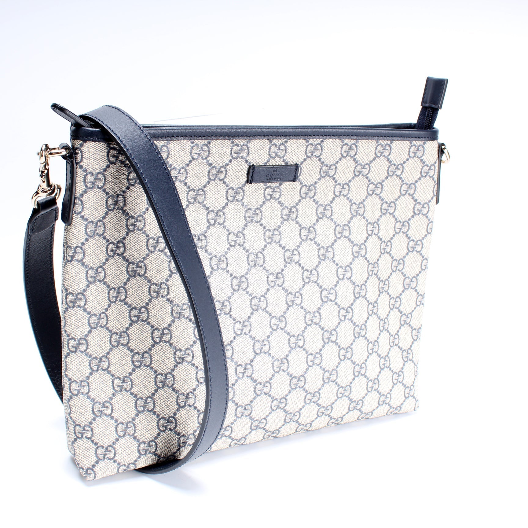 Gucci 388924 GG Supreme Crossbody Bag
