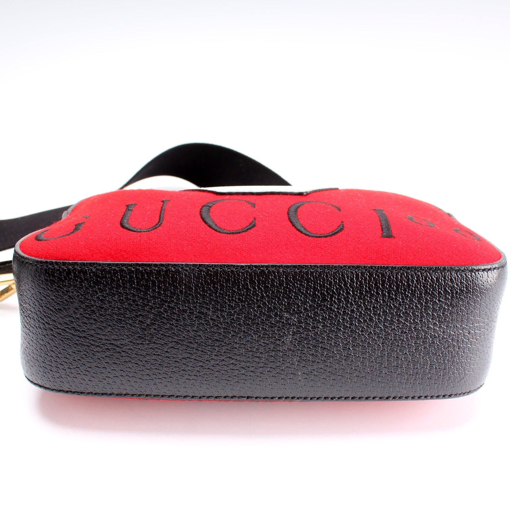 Gucci 476466 100 Messenger Bag