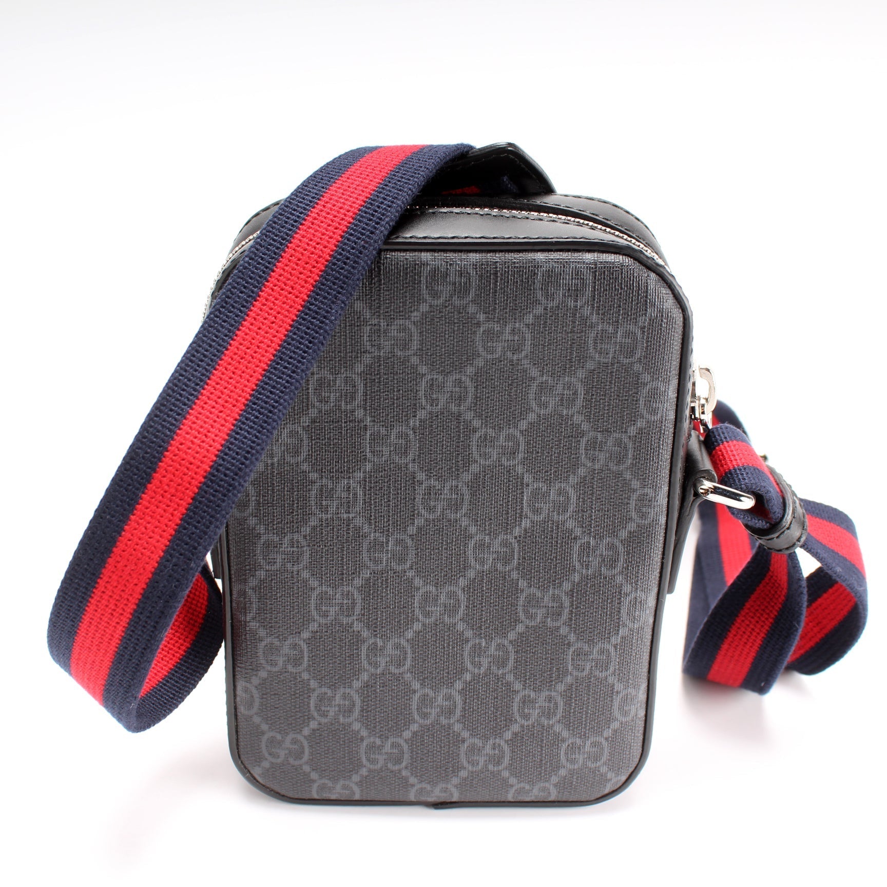 Gucci 598103 GG Supreme Messenger Bag