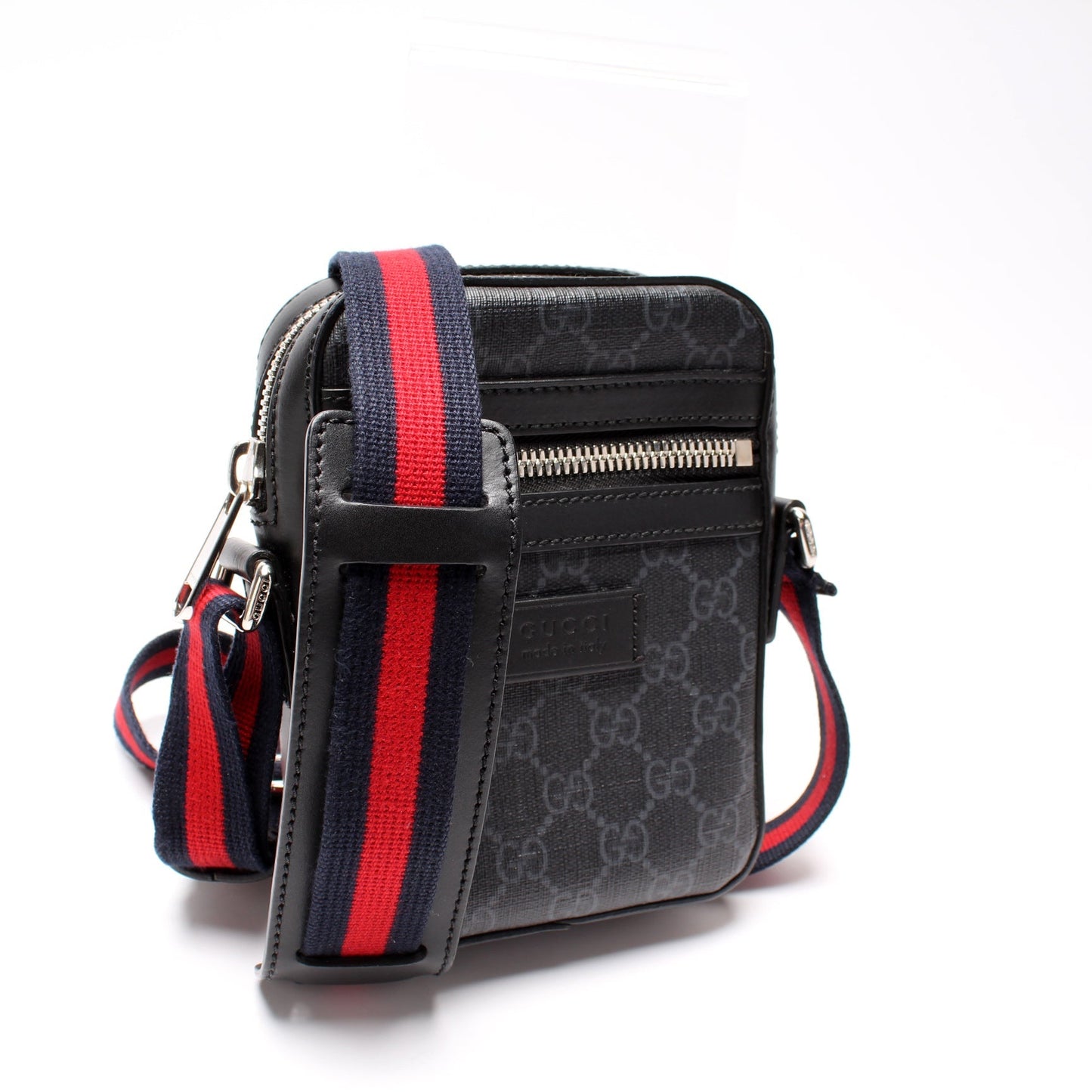 Gucci 598103 GG Supreme Messenger Bag
