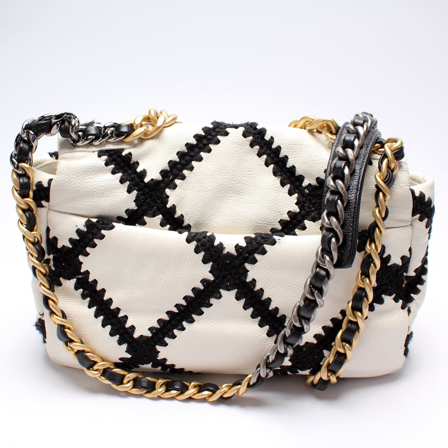 Chanel Quilted Goatskin 19 Medium Flap 30M Bag