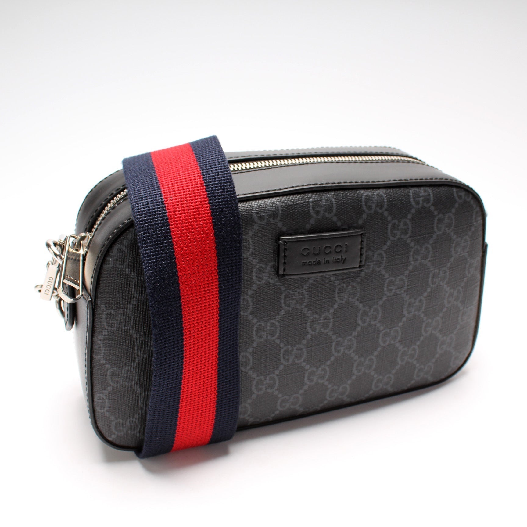 Gucci 574886 GG Supreme Shoulder Bag