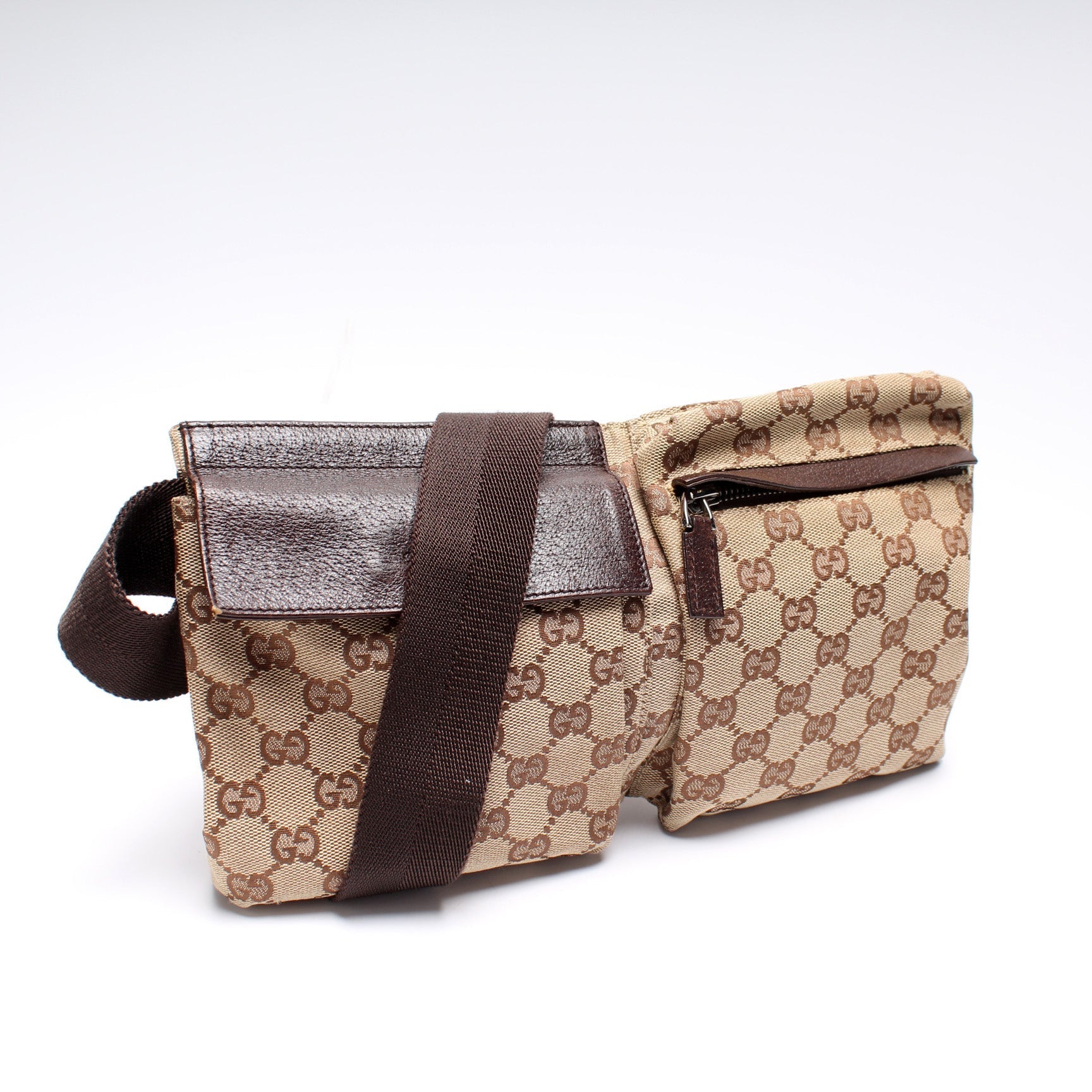 Gucci 28566 GG Canvas Wait Bag