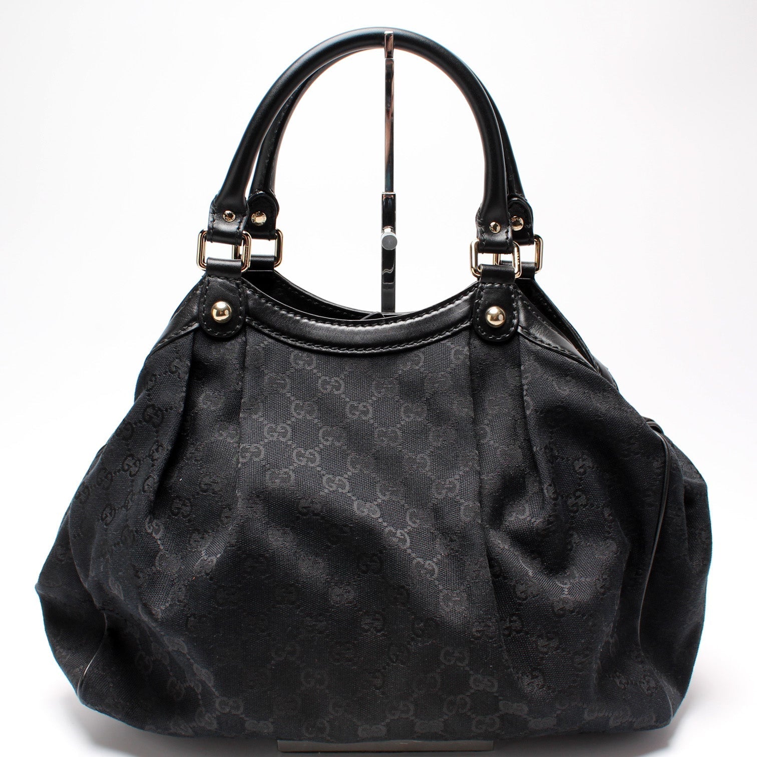 Gucci 211944 Sukey GG Canvas Medium Bag