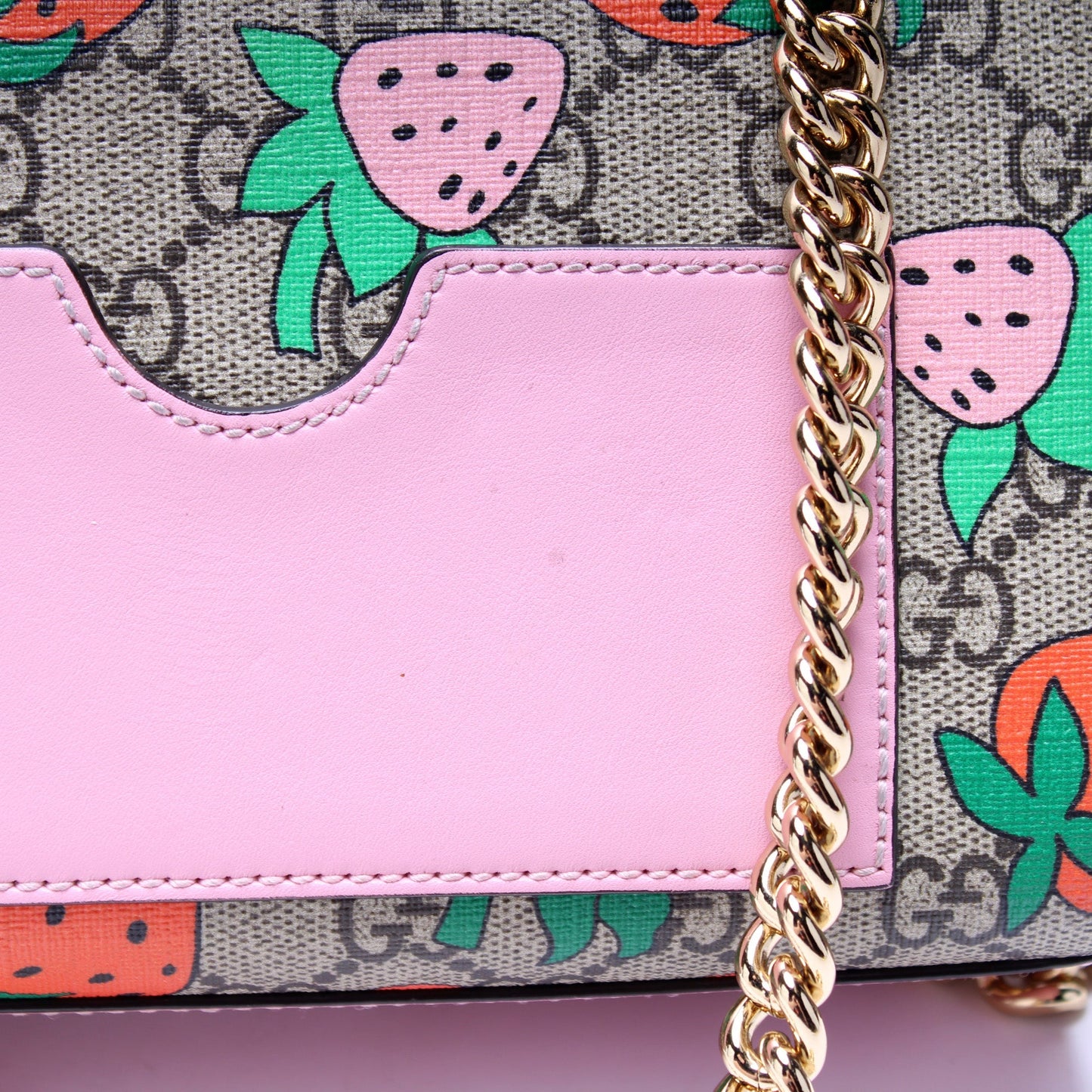 Gucci 409487 Padlock GG Supreme Strawberry Small Bag