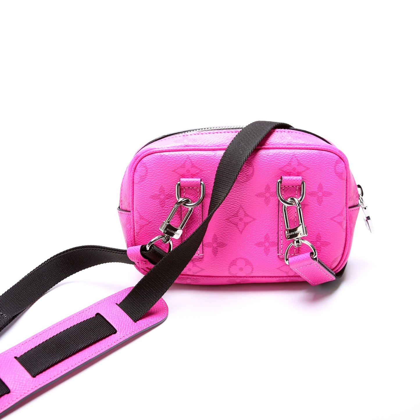 Louis Vuitton Outdoor Pouch Taigarama Monogram