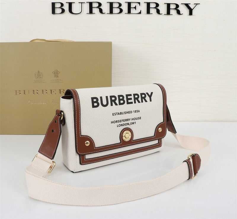 Burberry Bags 626