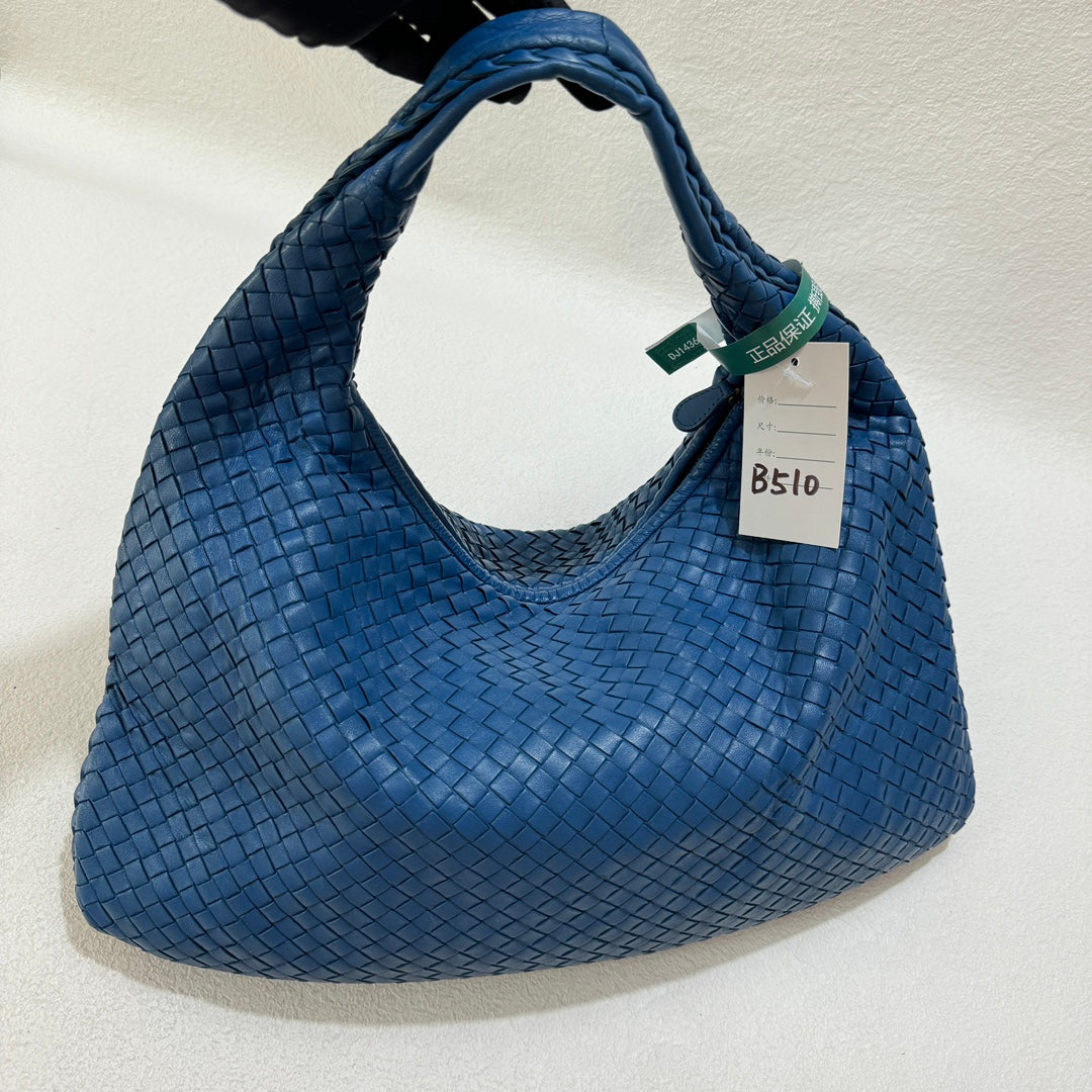 Bottega Veneta Veneta Hobo Medium Blue Intrecciato Leather Bag 47cm