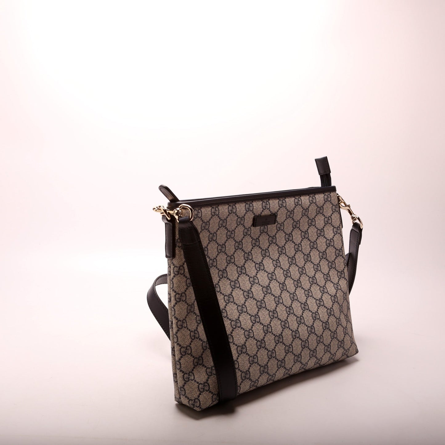 Gucci 388924 GG Supreme Crossbody Bag