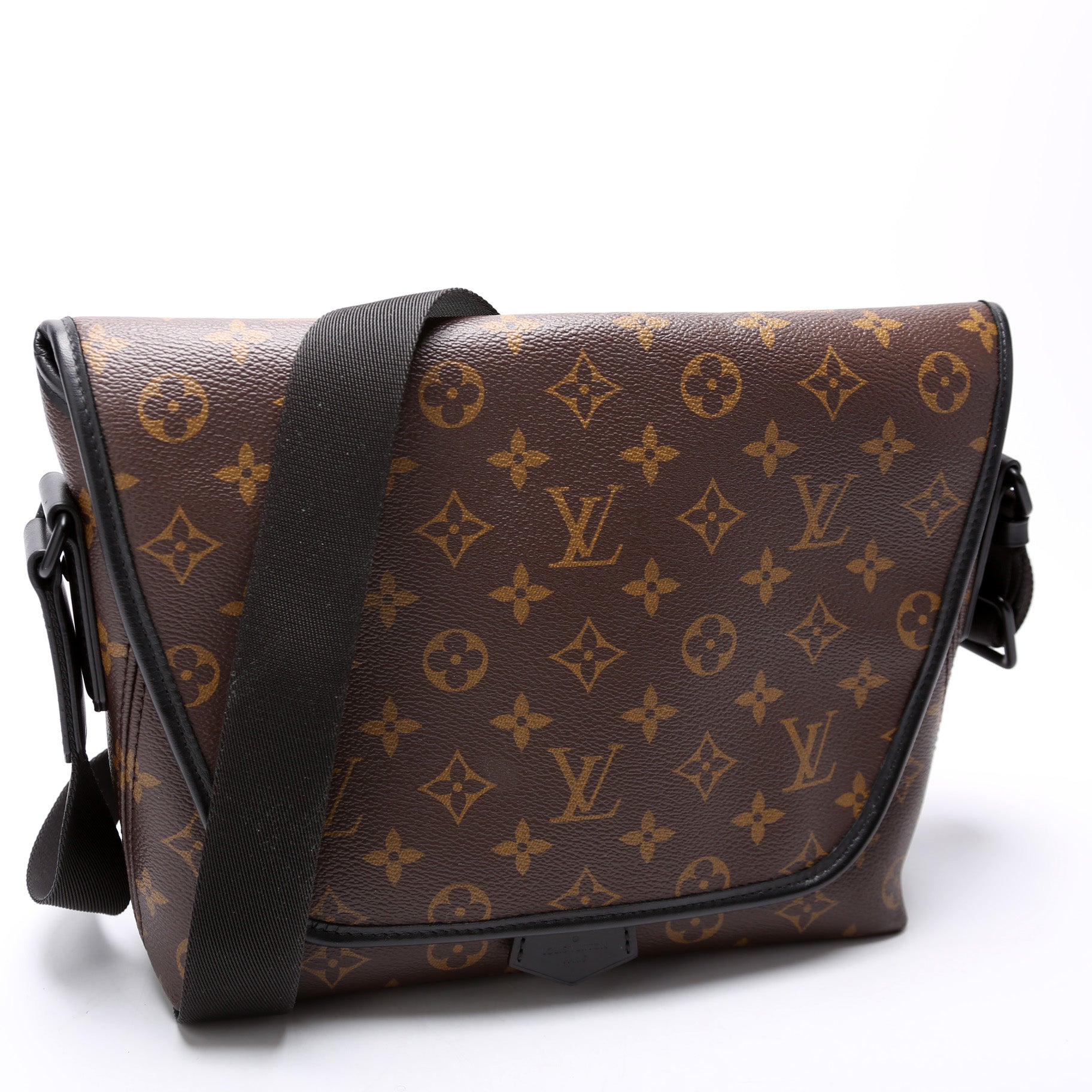  Louis Vuitton Magnetic Messenger Macassar Monogram