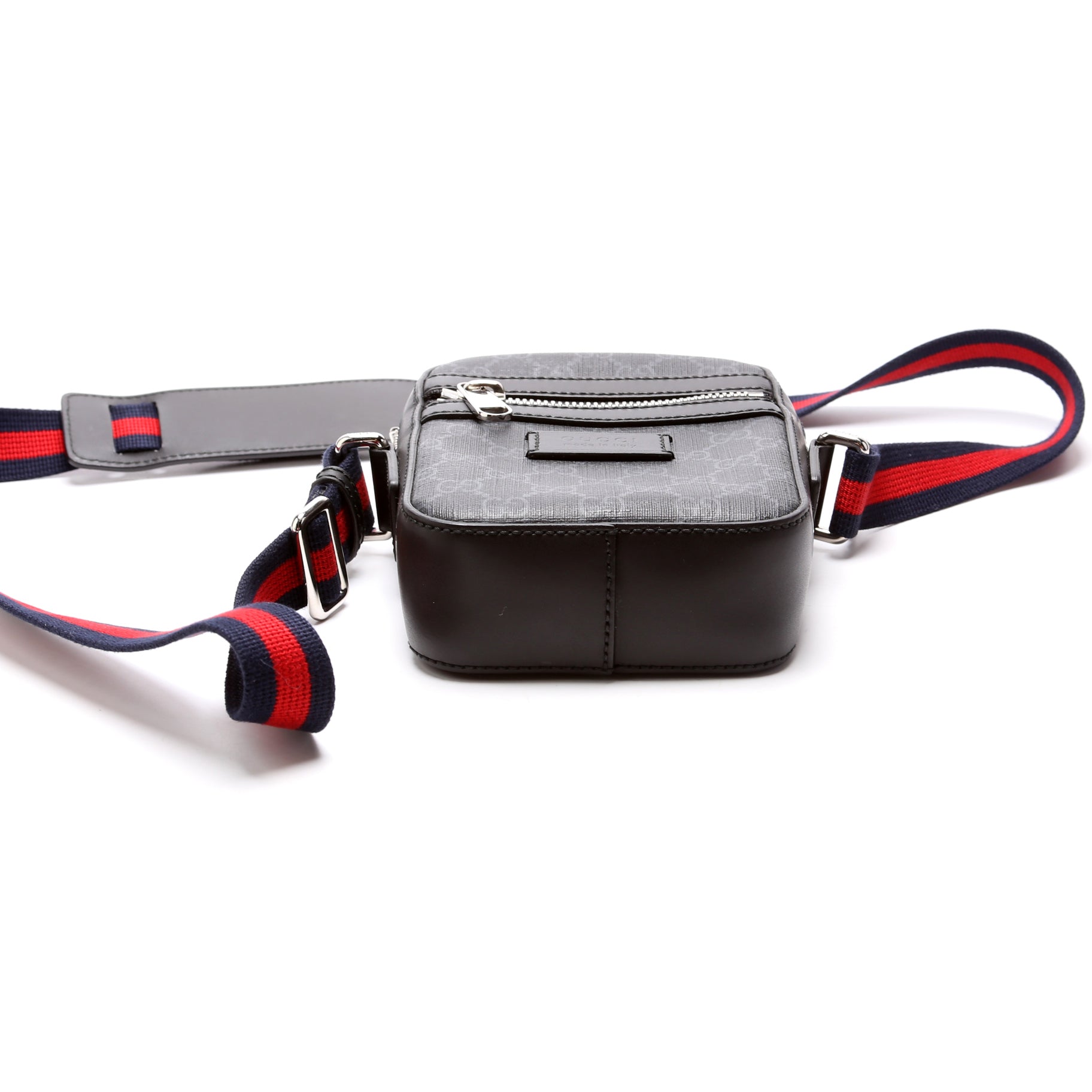 Gucci 598103 GG Supreme Messenger Bag