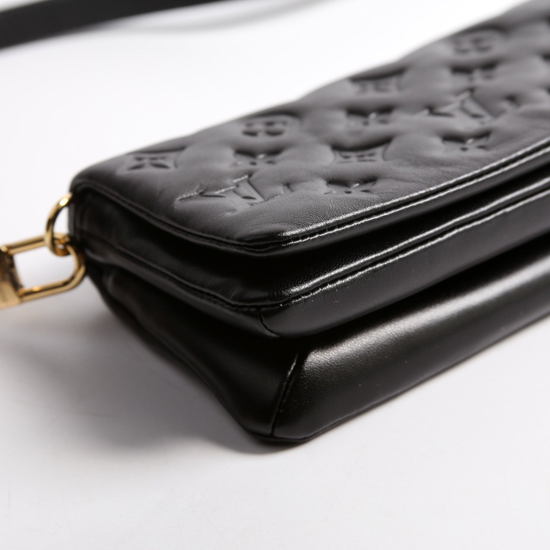 Louis Vuitton Pochette Coussin NV Black