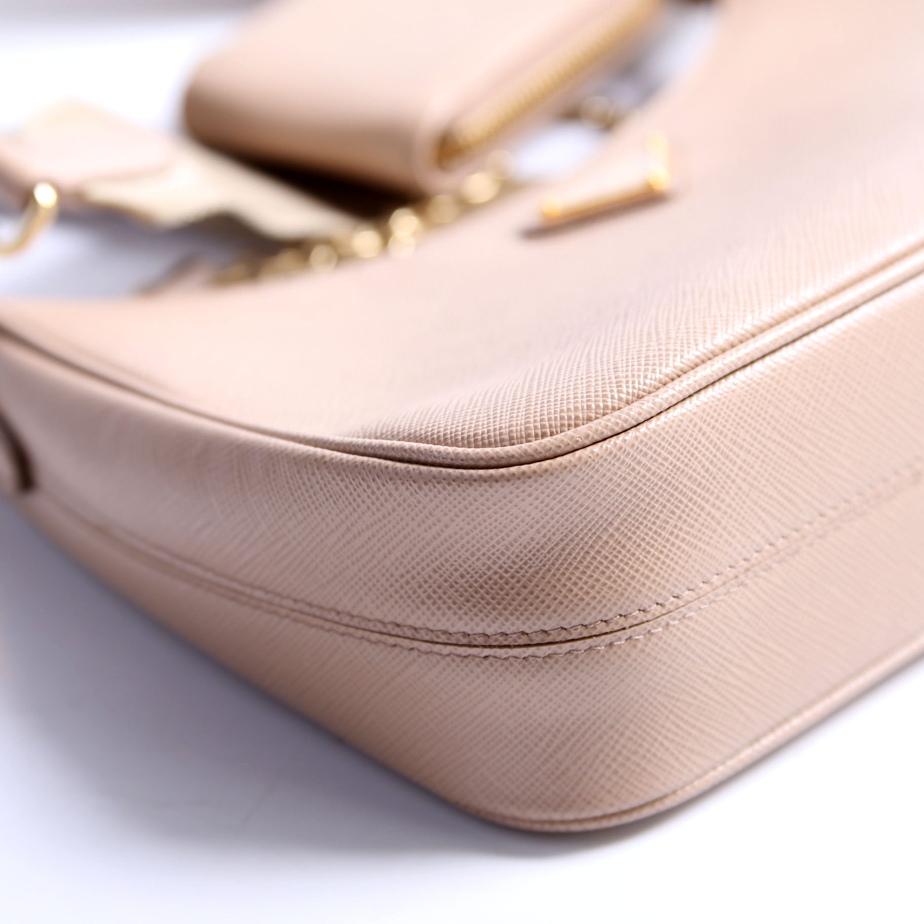 Prada Saffiano Re-Edition 2005 Beige Bag