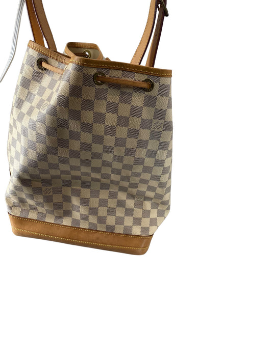 HandBag Luxury Designer By Louis Vuitton Size: Large