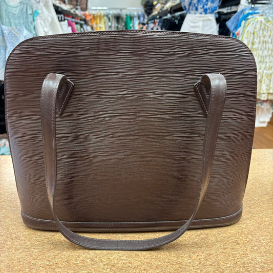 HandBag Luxury Designer By Louis Vuitton Size: Large
