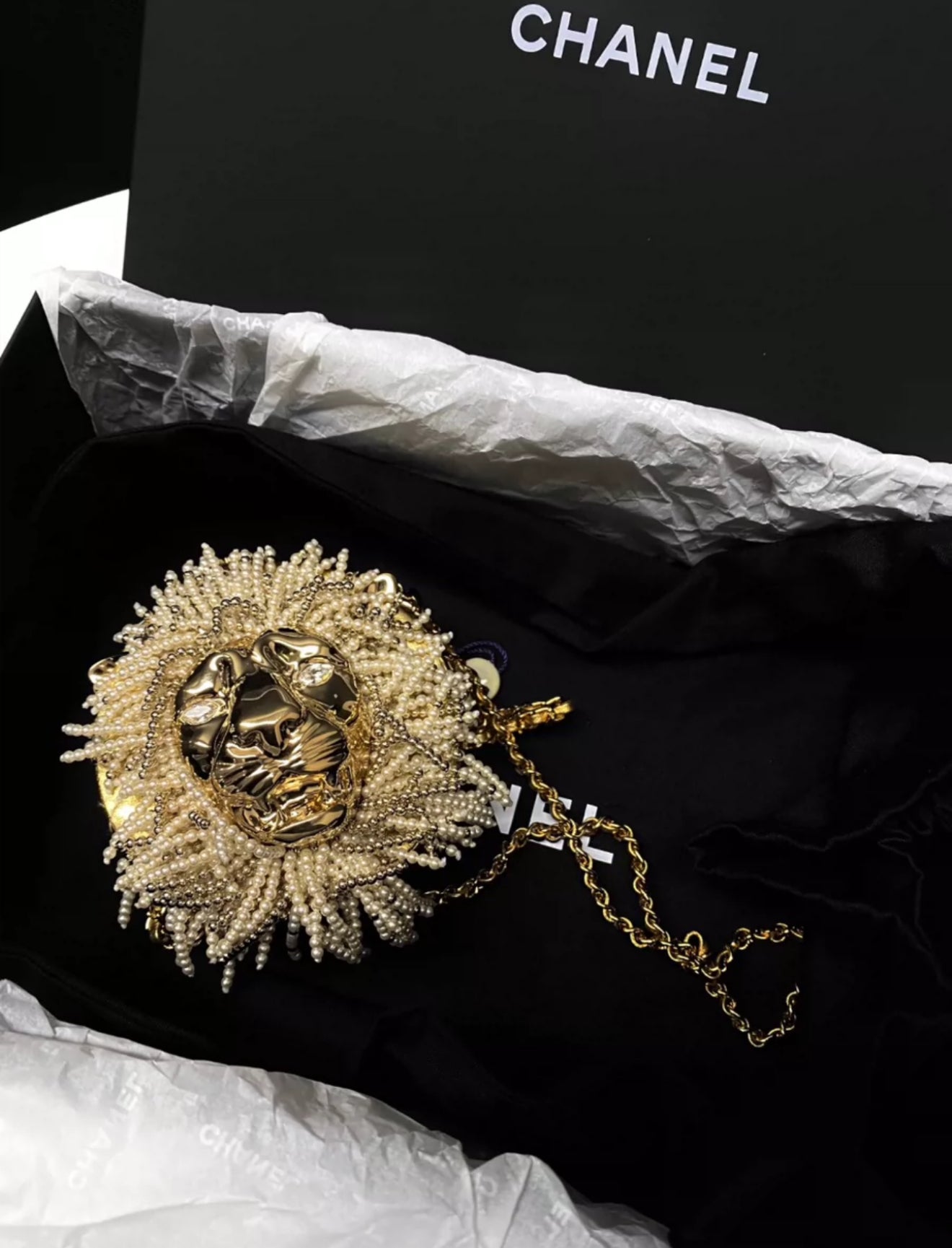 CHANEL 23A LION HEAD PEARL & LEATHER EVENING BAG