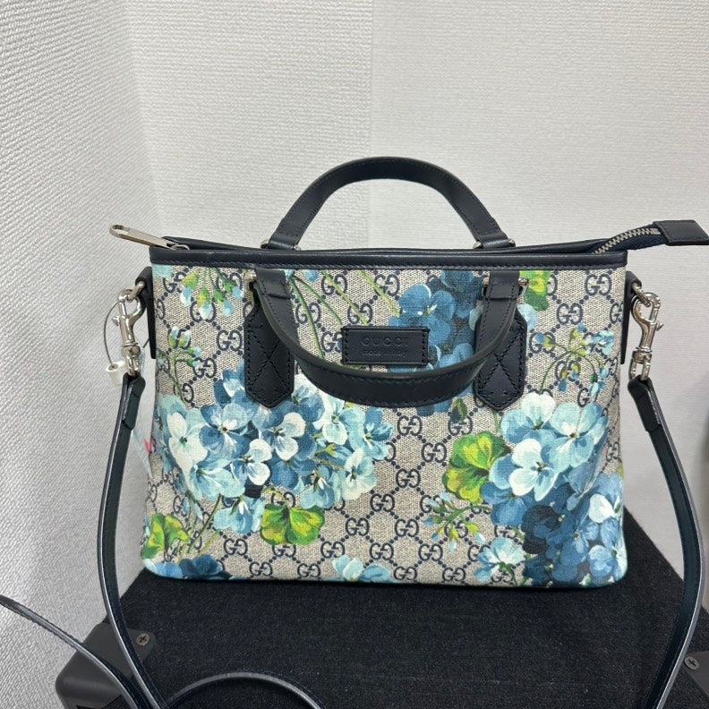 Gucci Flora Canvas Tote Style 2