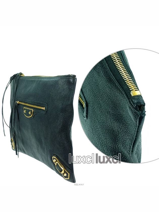 Luxury Balenciaga Trending 2026 Giant Edge Medium Clutch Bag 390186