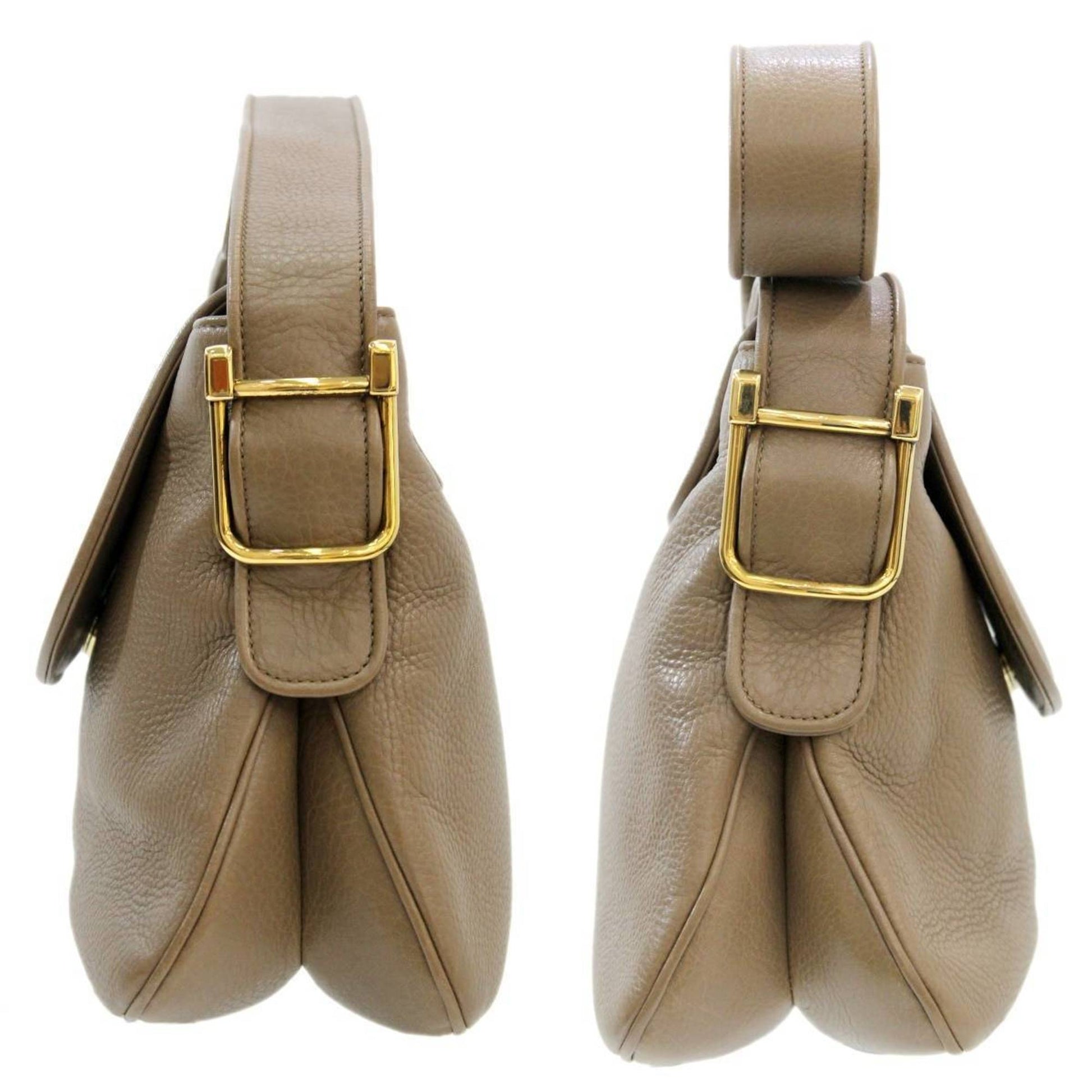 Gucci Leather Shoulder Bag Style 62