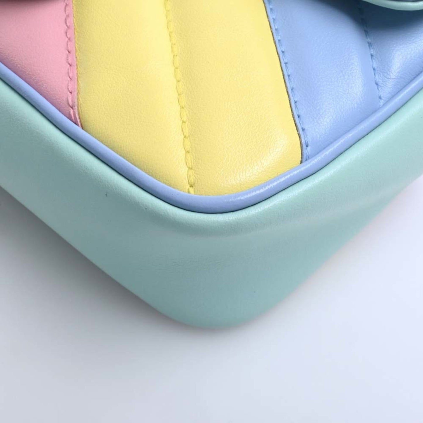 Gucci Chain Leather Shoulder Bag
