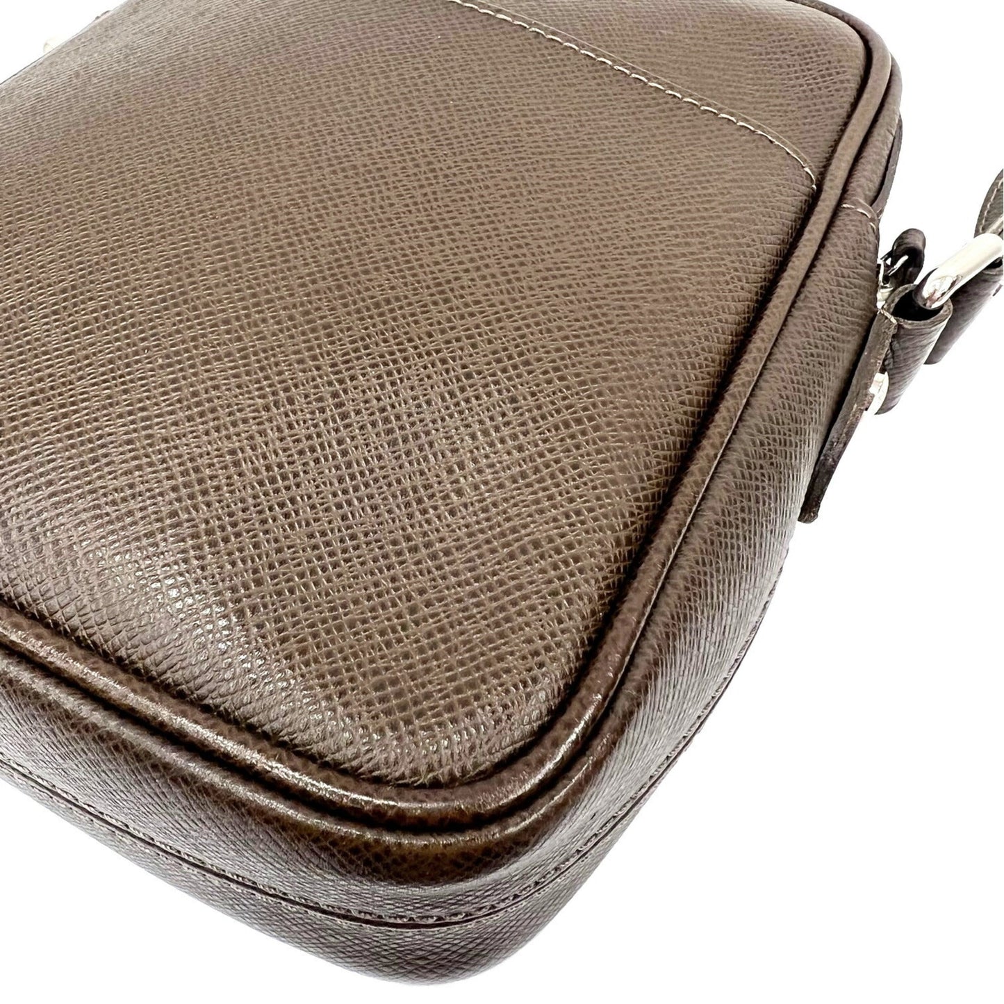 LOUIS VUITTON Dimitri Taiga Shoulder Bag Men's Grizzly Brown