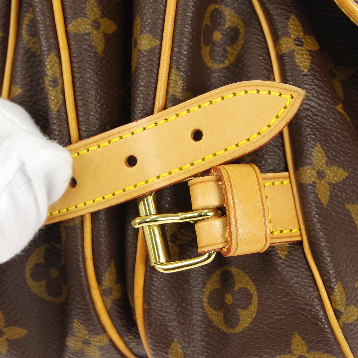 Louis Vuitton 2000 SAUMUR 30 Crossbody