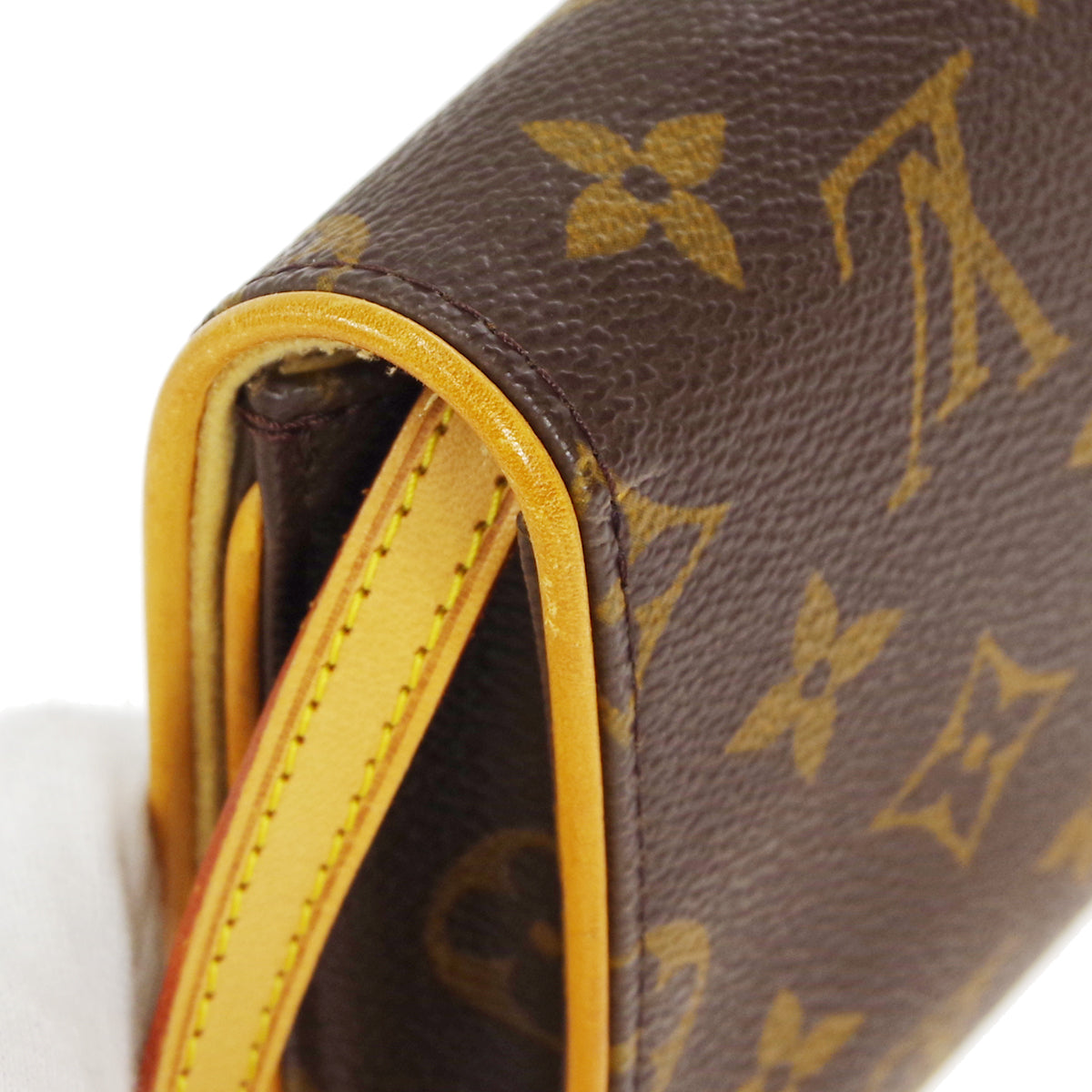 Louis Vuitton 1999 POCHETTE TWIN GM Crossbody
